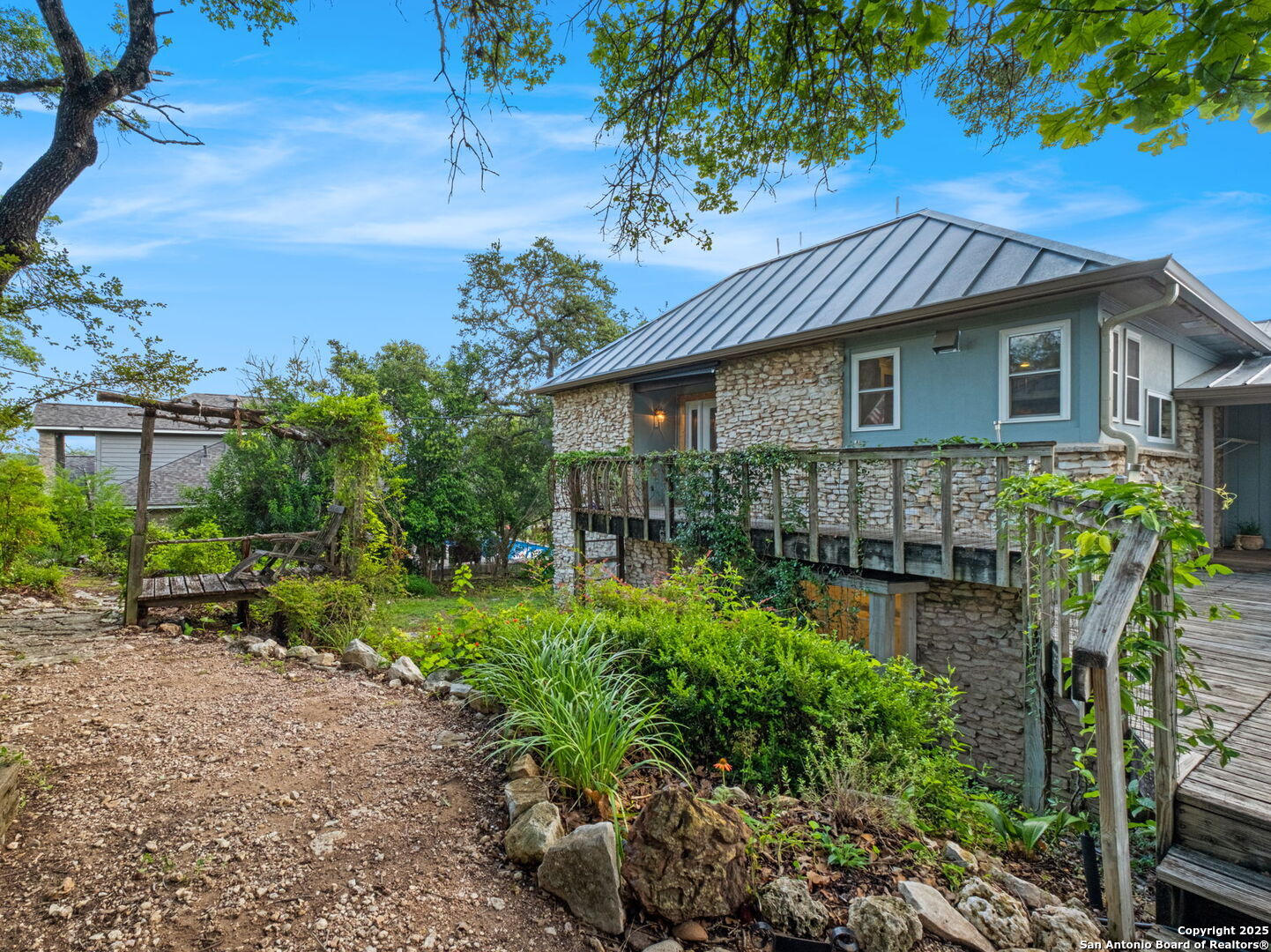main property photo 8