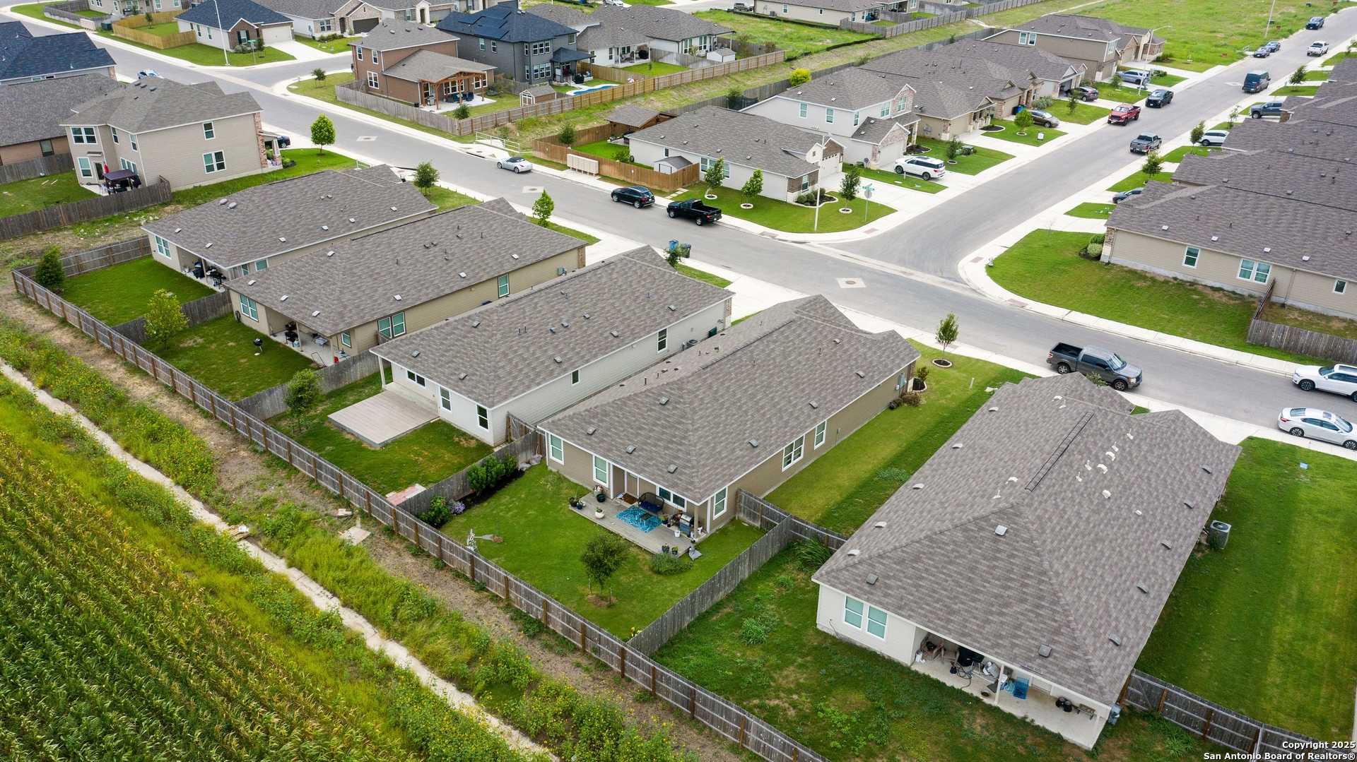main property photo 23