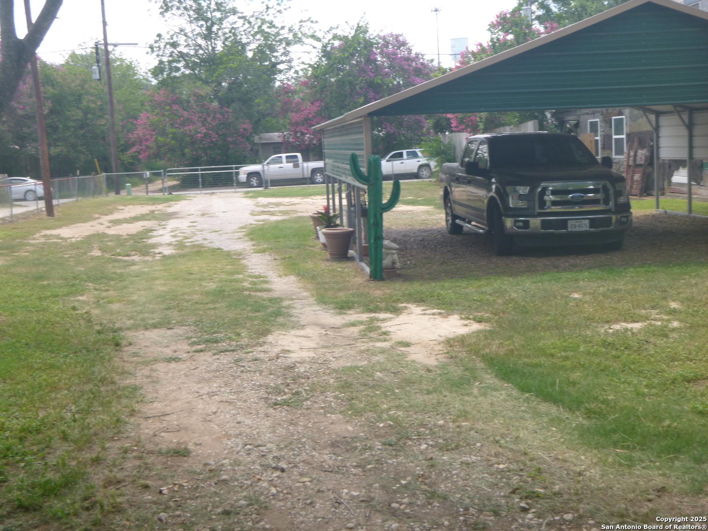 main property photo 4
