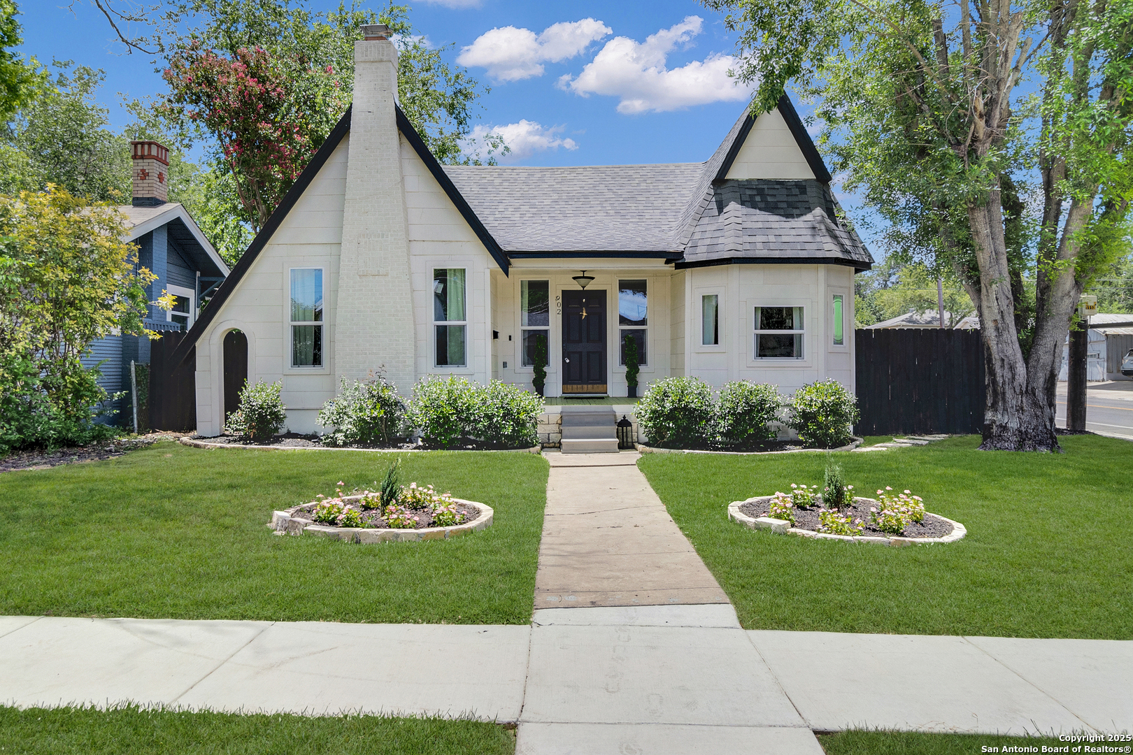 property viewer photo 1