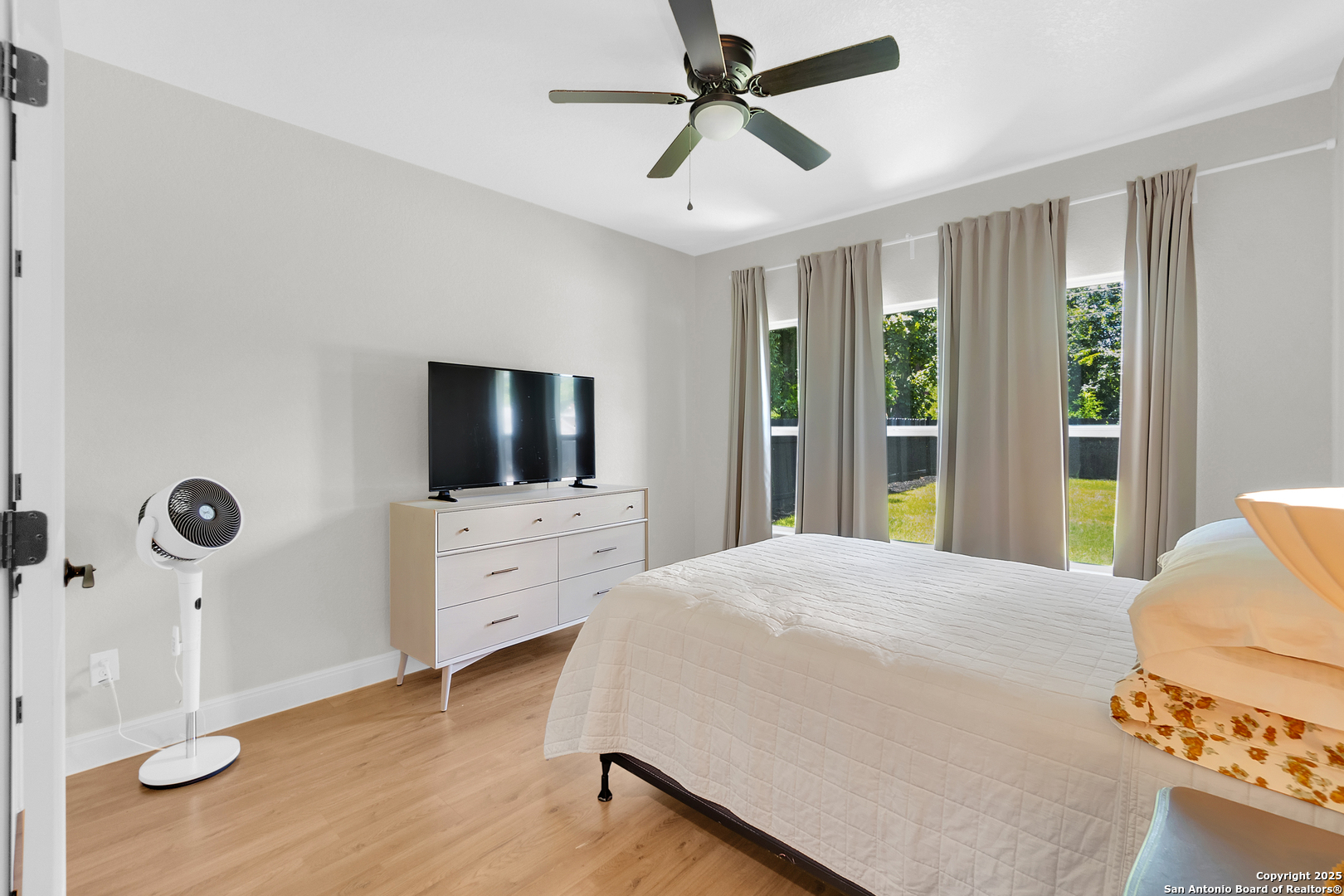 property viewer photo 10