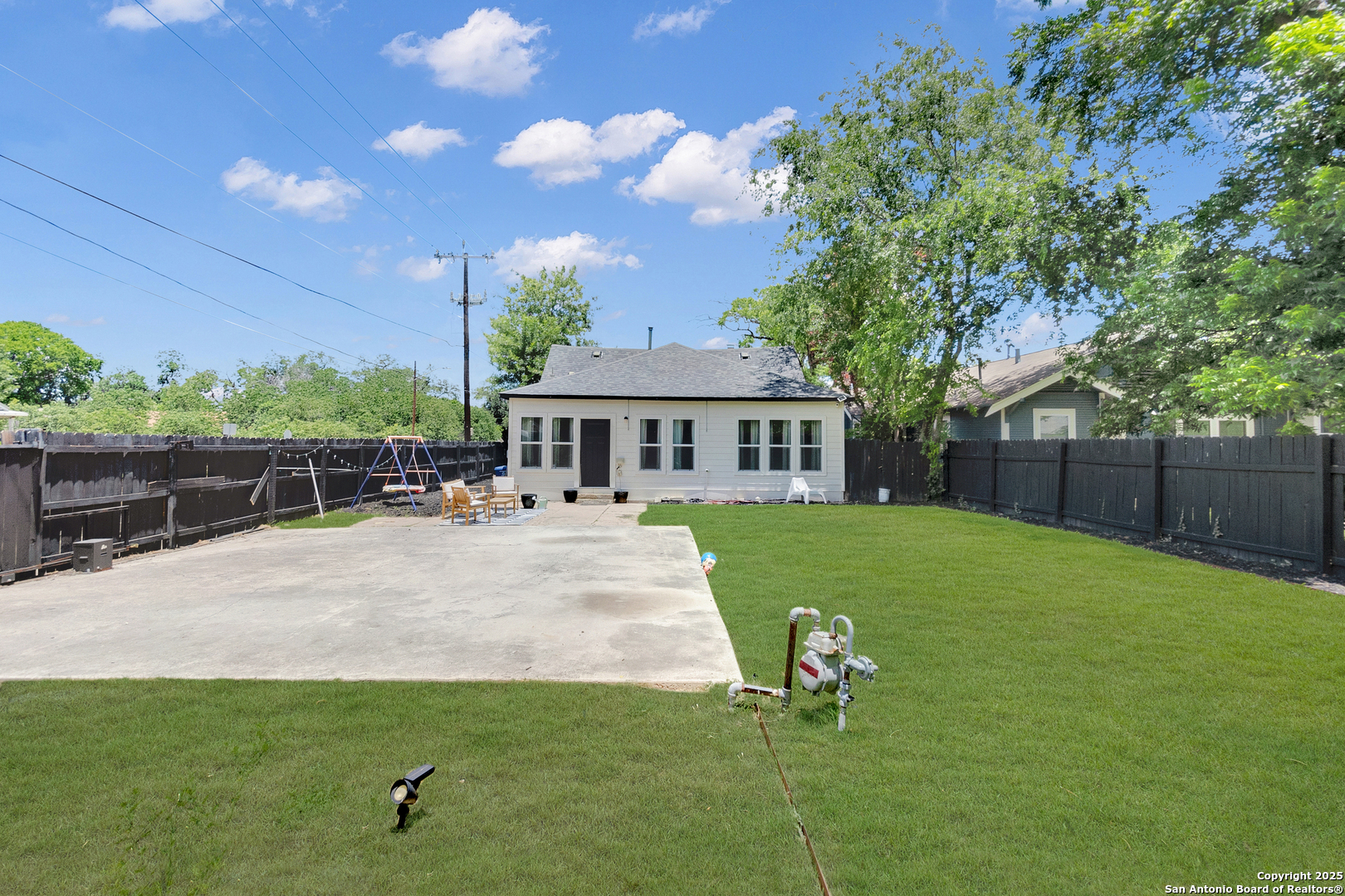 property viewer photo 16