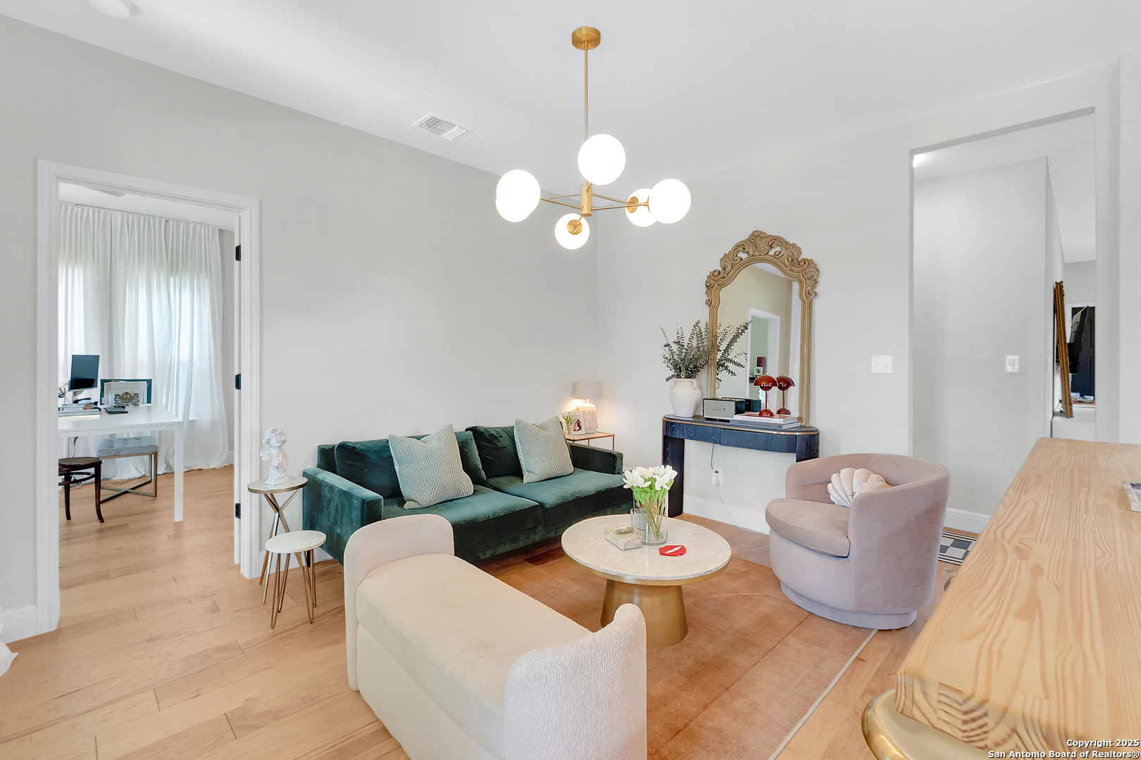 property viewer photo 2