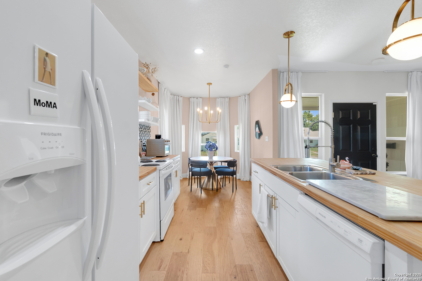 property viewer photo 4