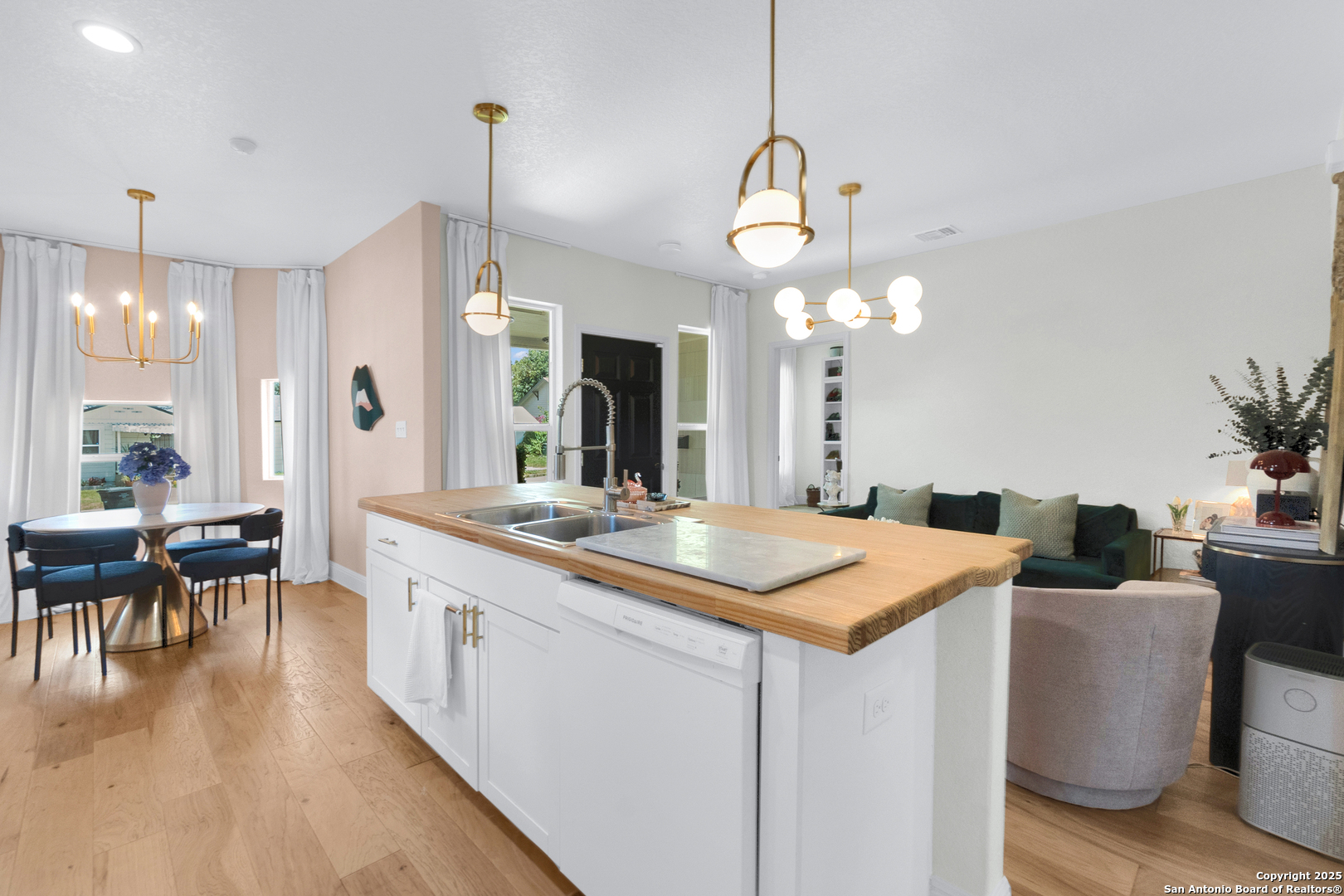 property viewer photo 6