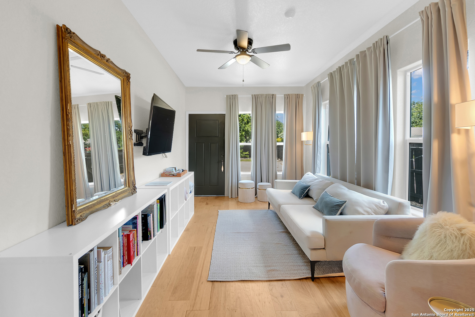 property viewer photo 7