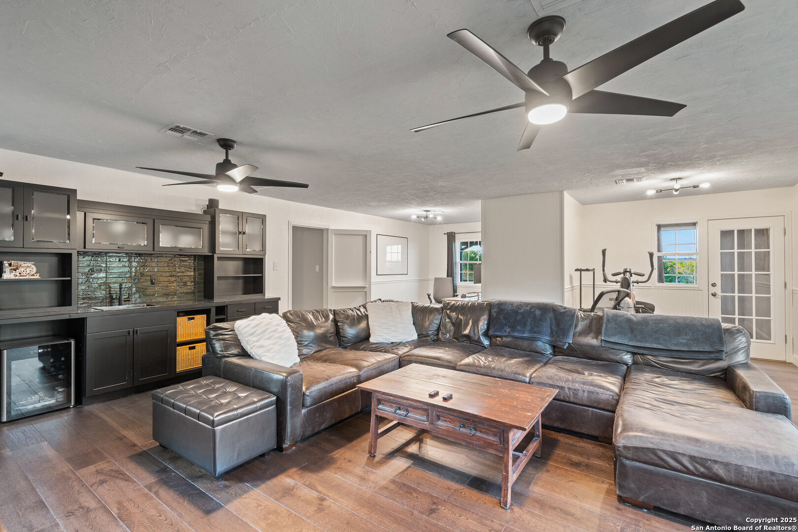 property viewer photo 15