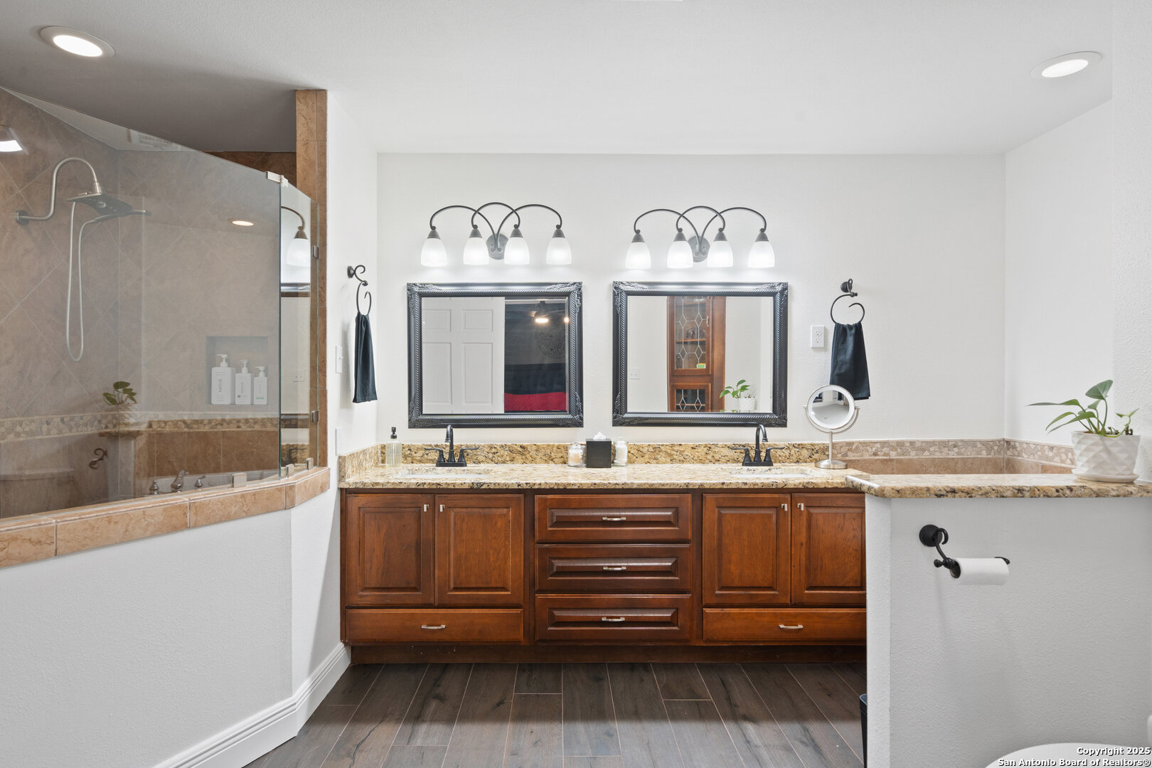 property viewer photo 19