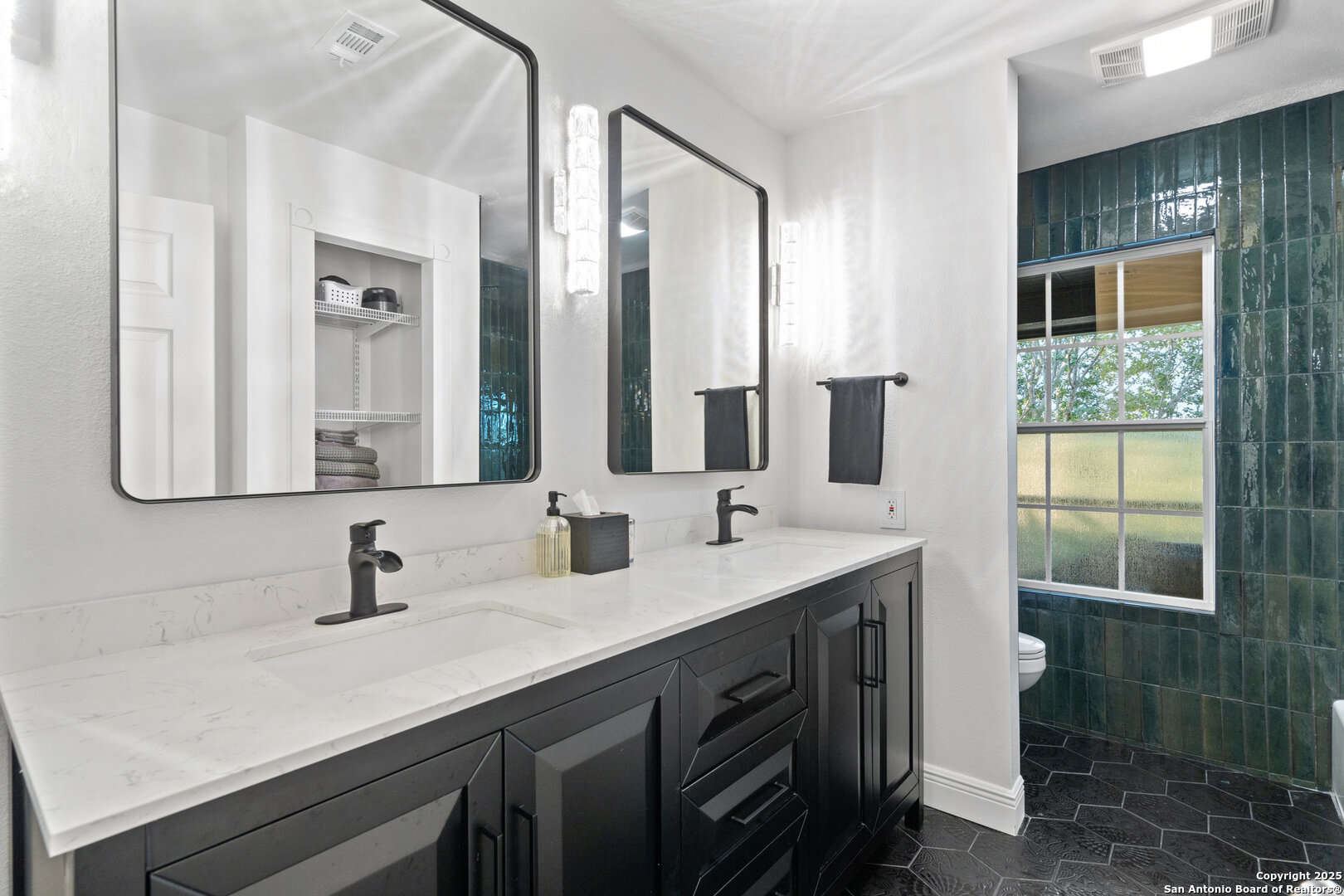 property viewer photo 23