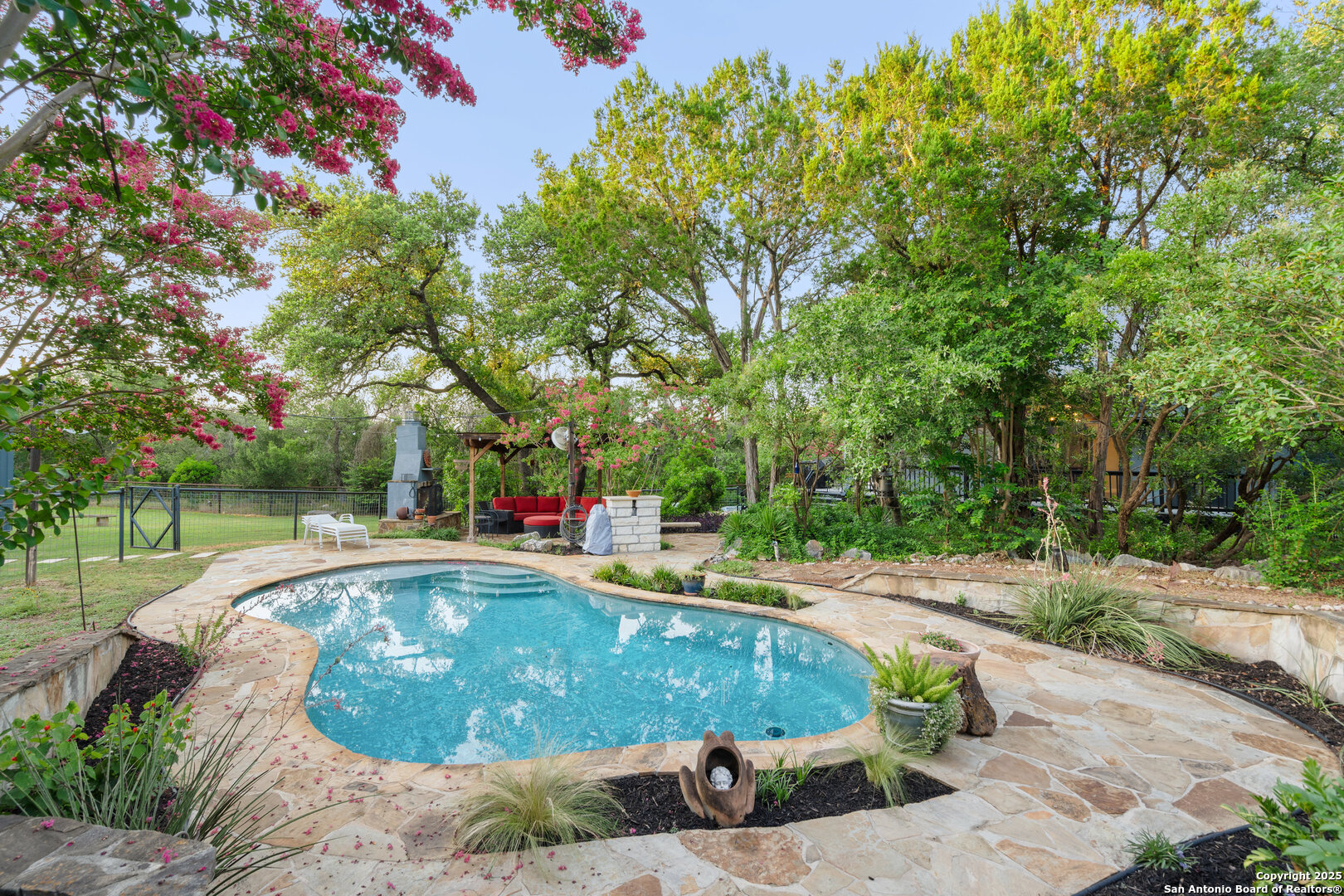 property viewer photo 27