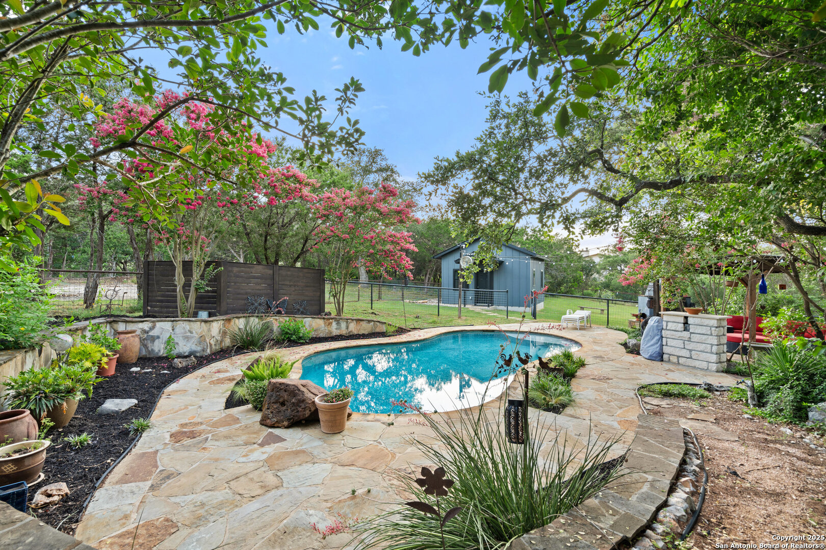 property viewer photo 28