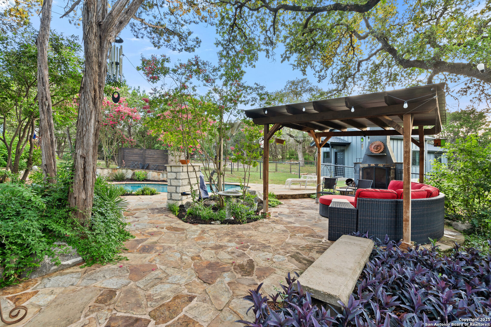 property viewer photo 30