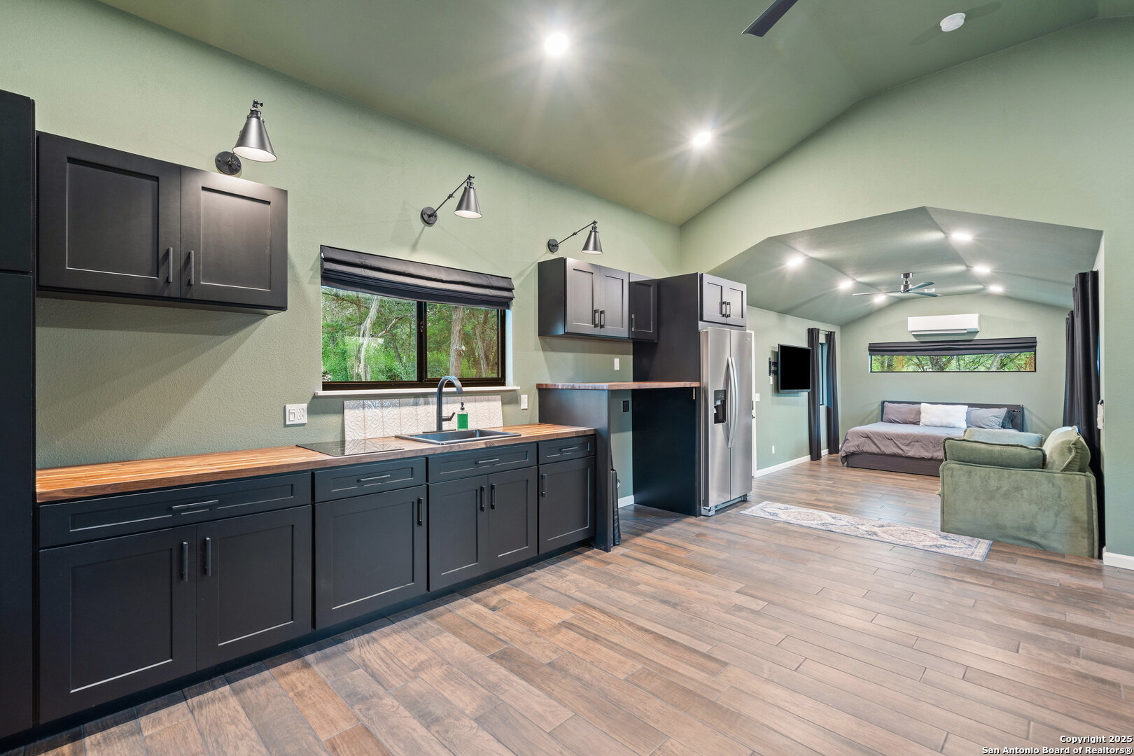 property viewer photo 33
