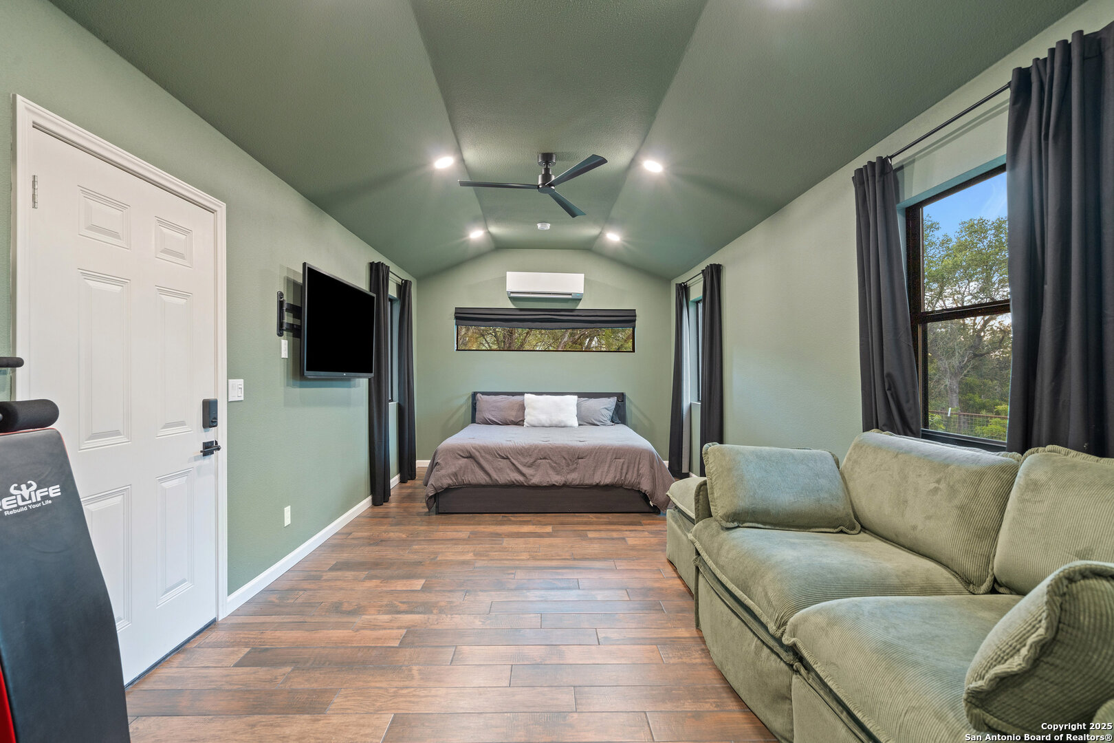 property viewer photo 34