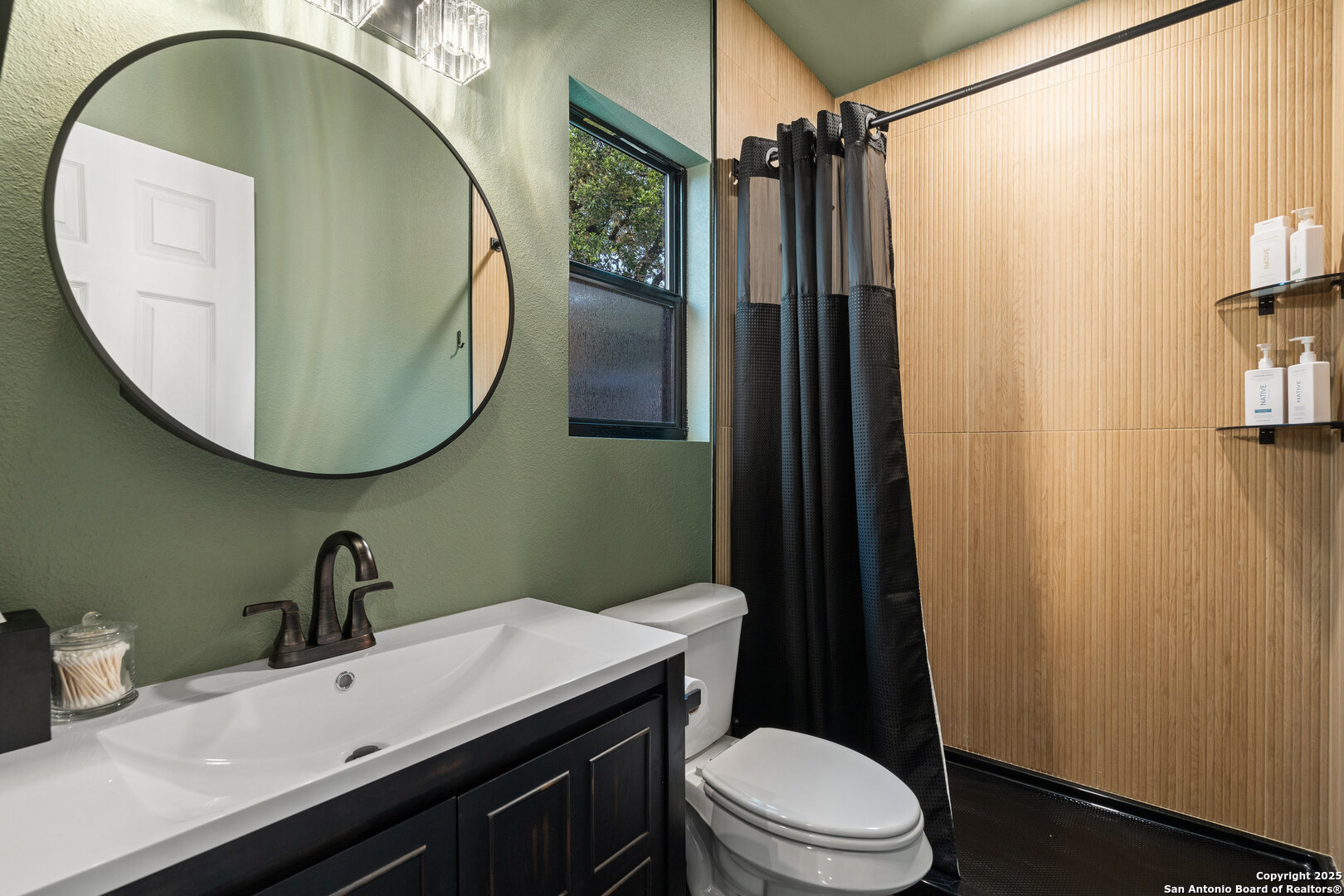 property viewer photo 36