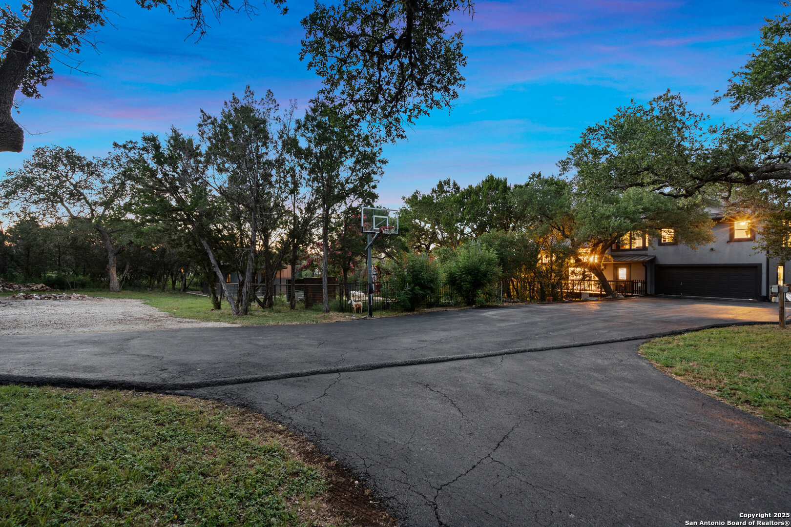 property viewer photo 45