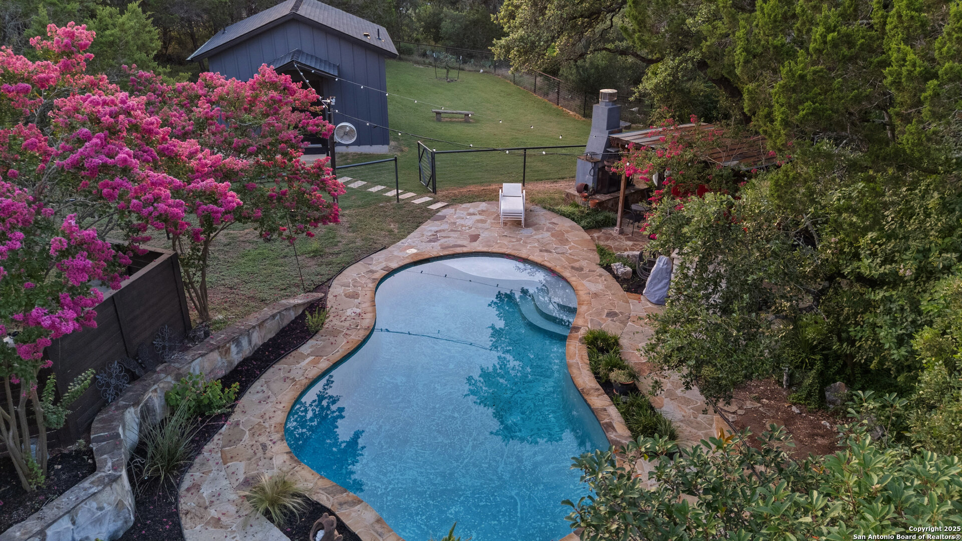 property viewer photo 46