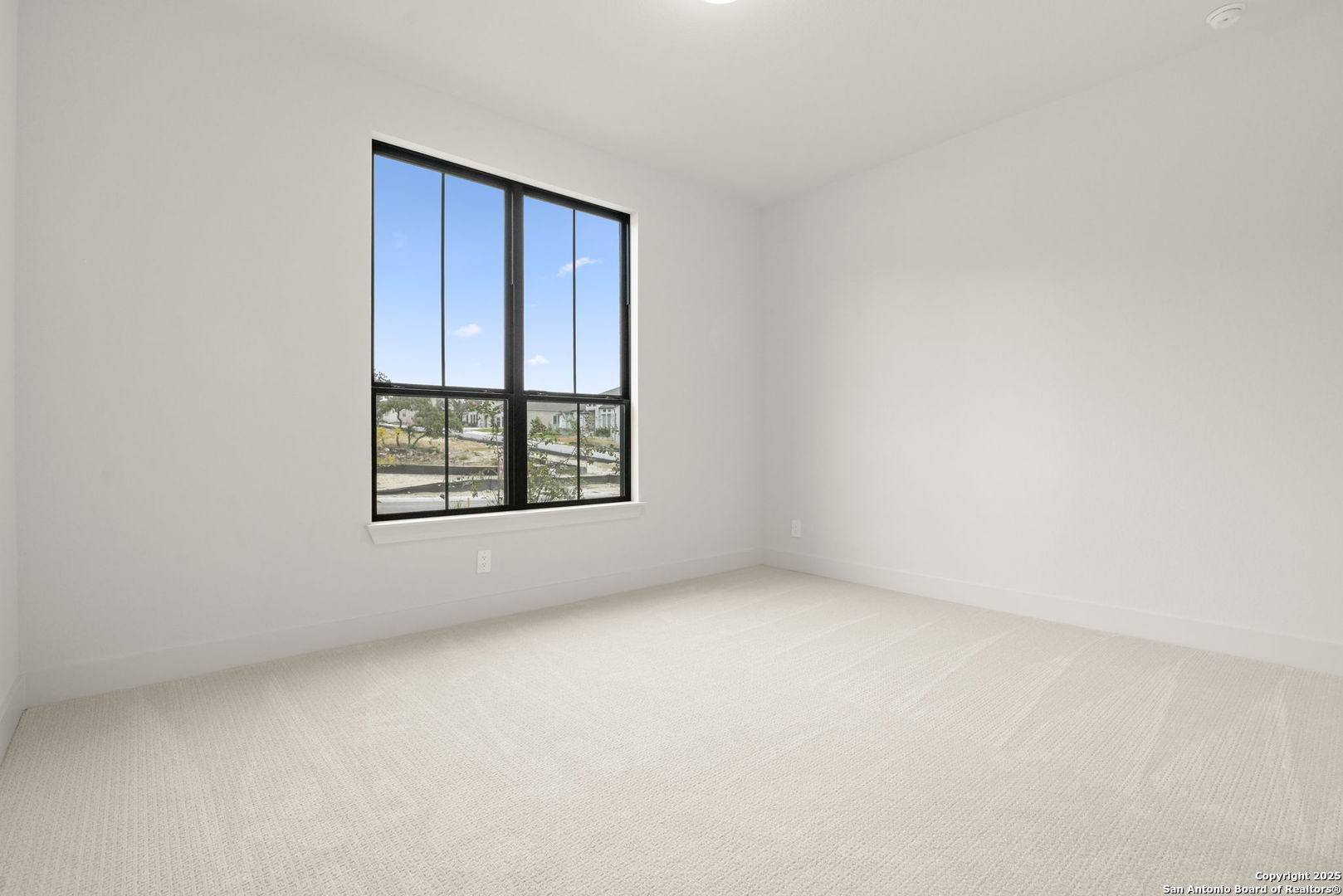 property viewer photo 10