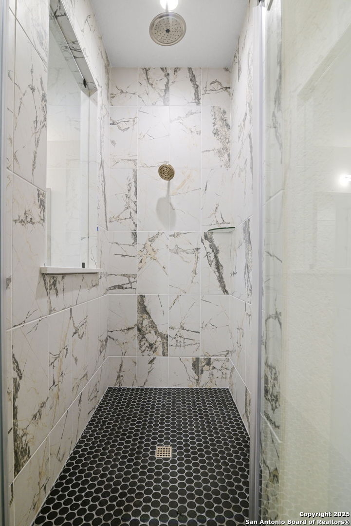 property viewer photo 12