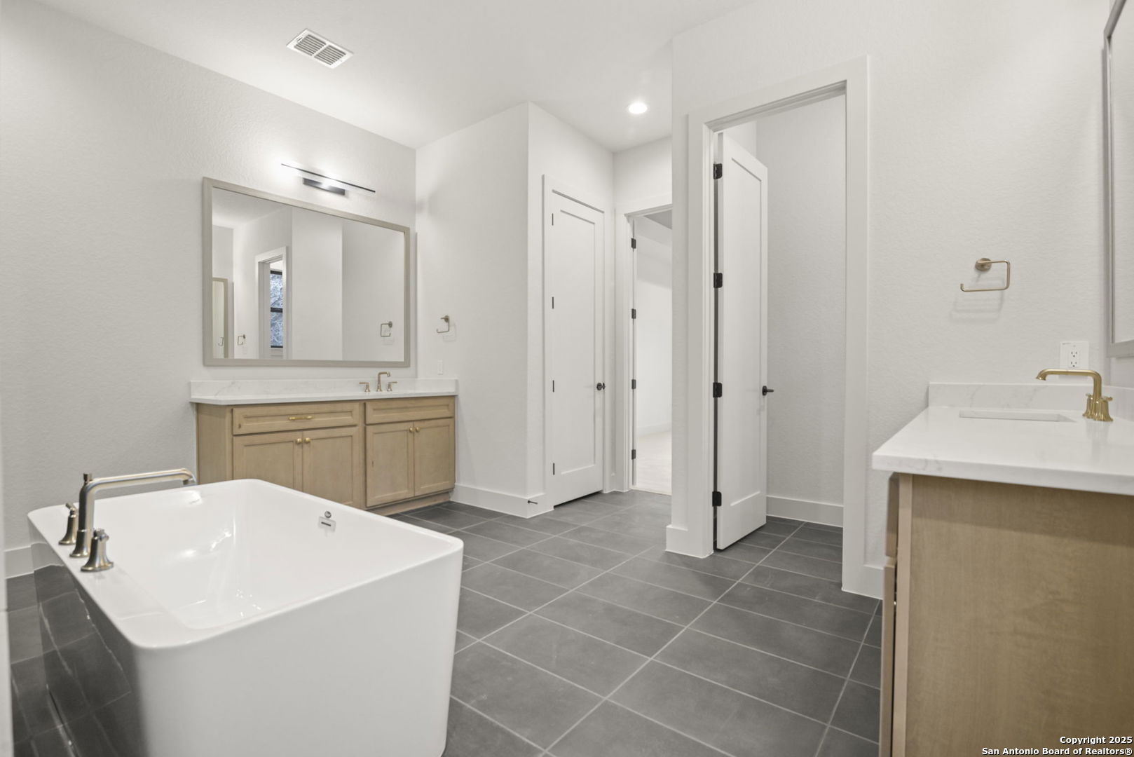 property viewer photo 13