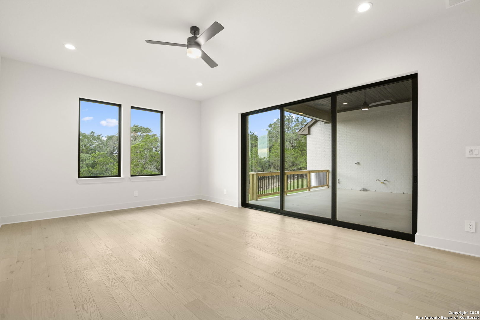 property viewer photo 17