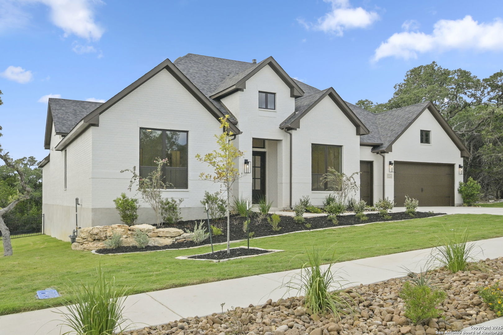 property viewer photo 2