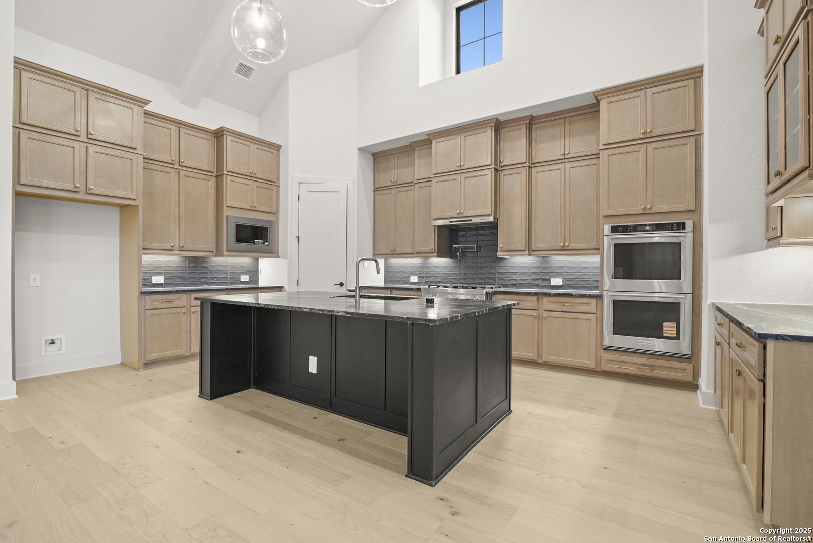 property viewer photo 20