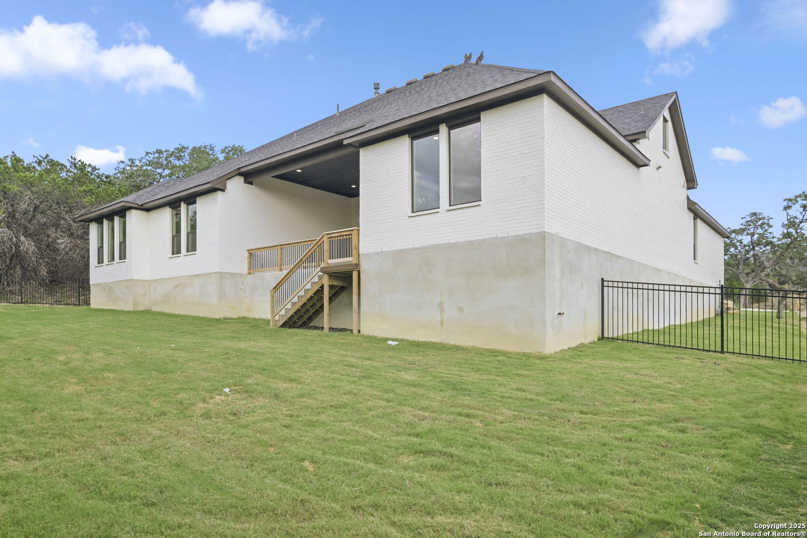 property viewer photo 28