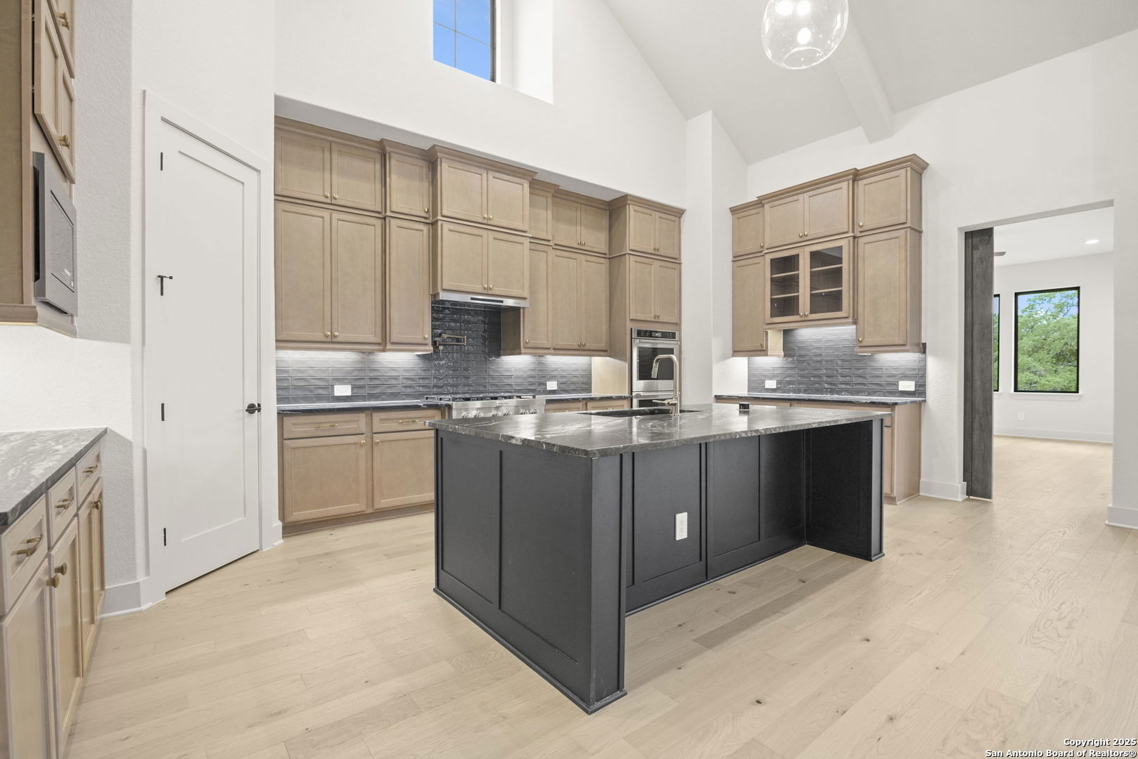 property viewer photo 3