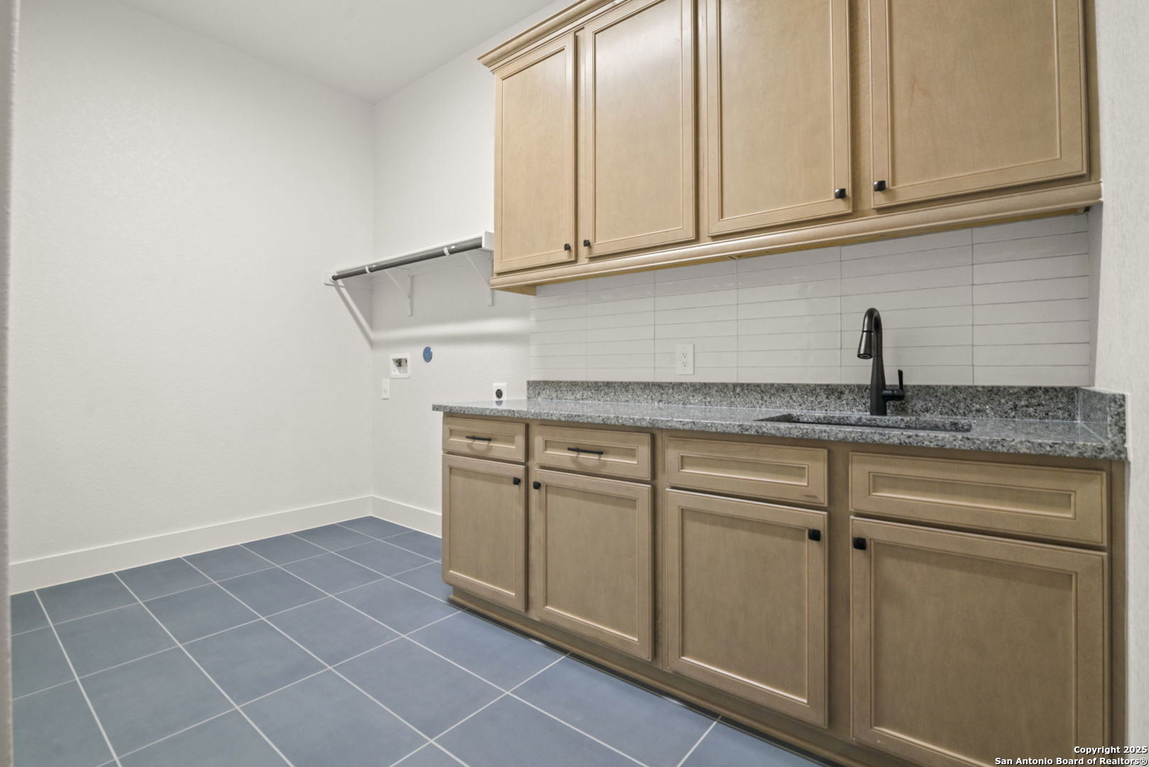 property viewer photo 4