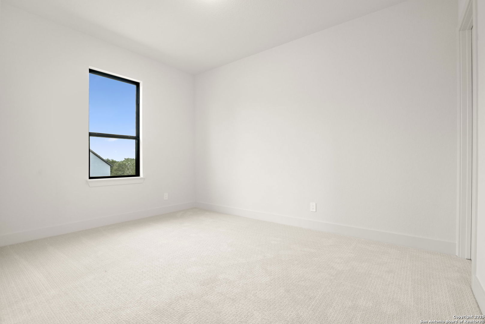 property viewer photo 7