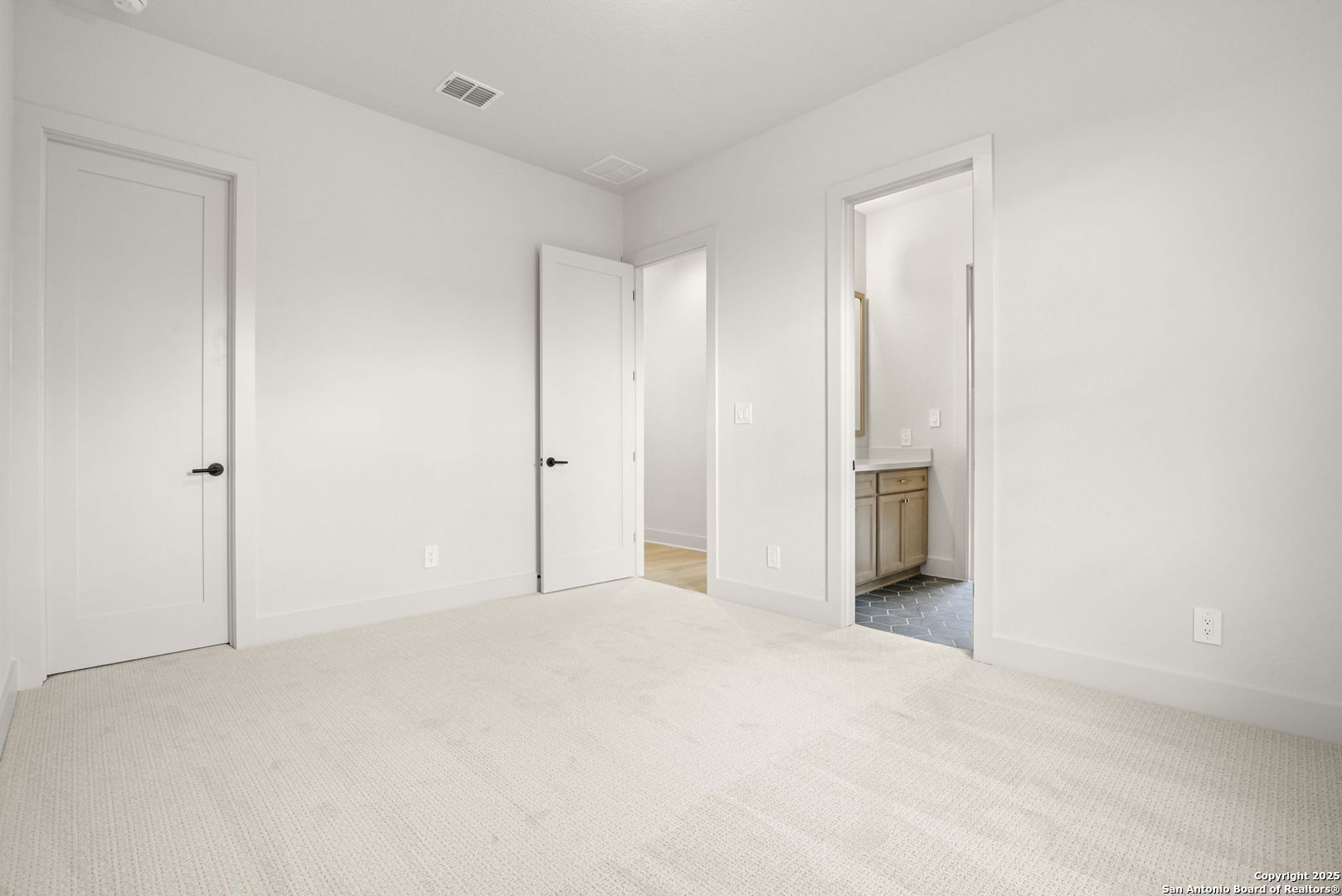 property viewer photo 8