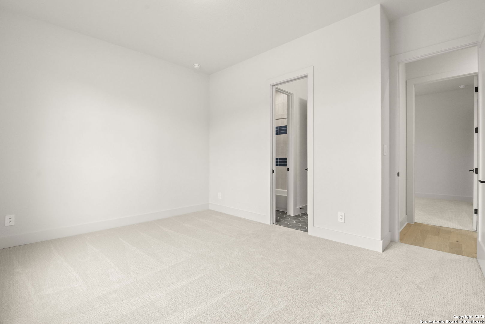 property viewer photo 9