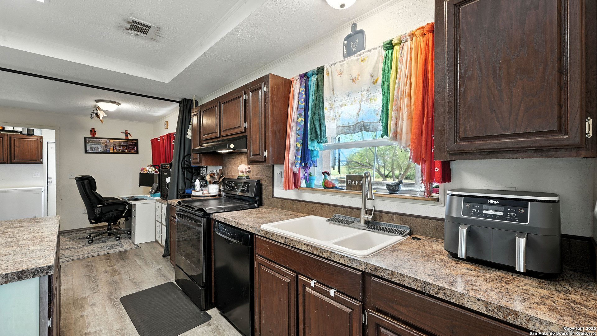 property viewer photo 10