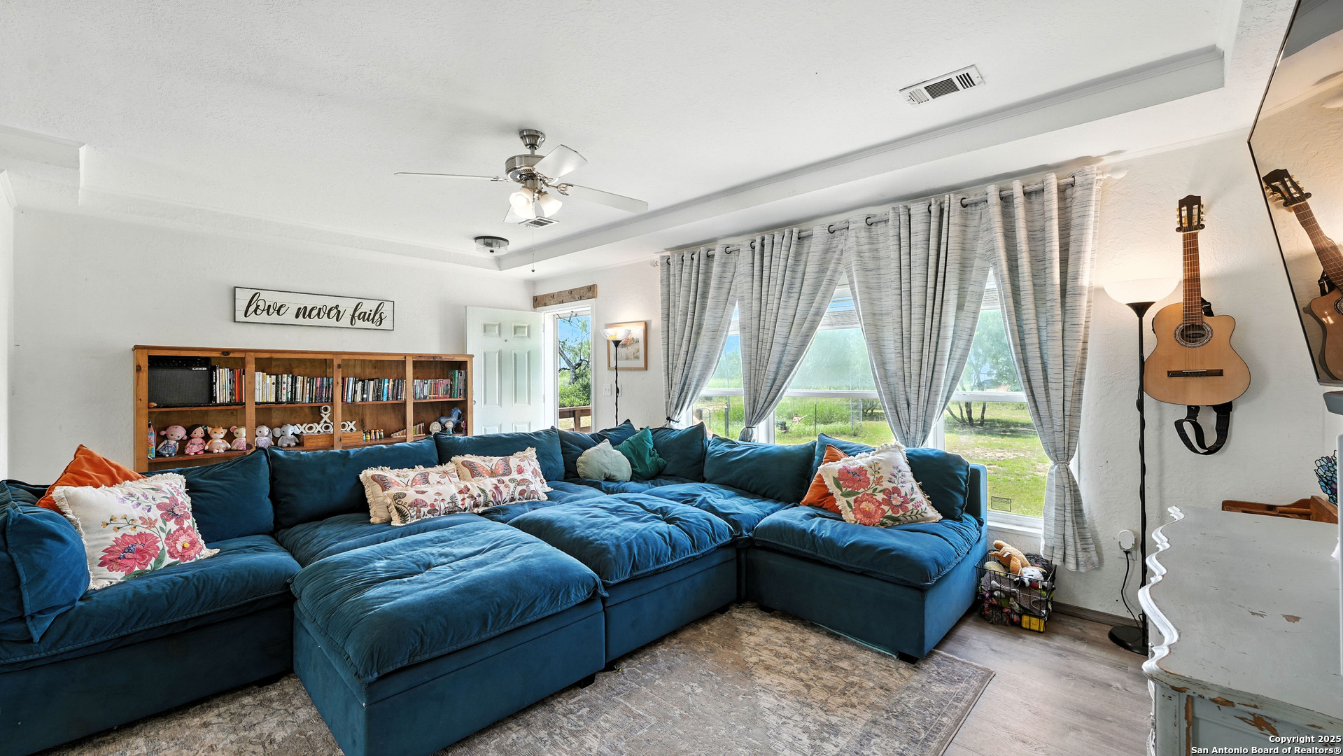 property viewer photo 14