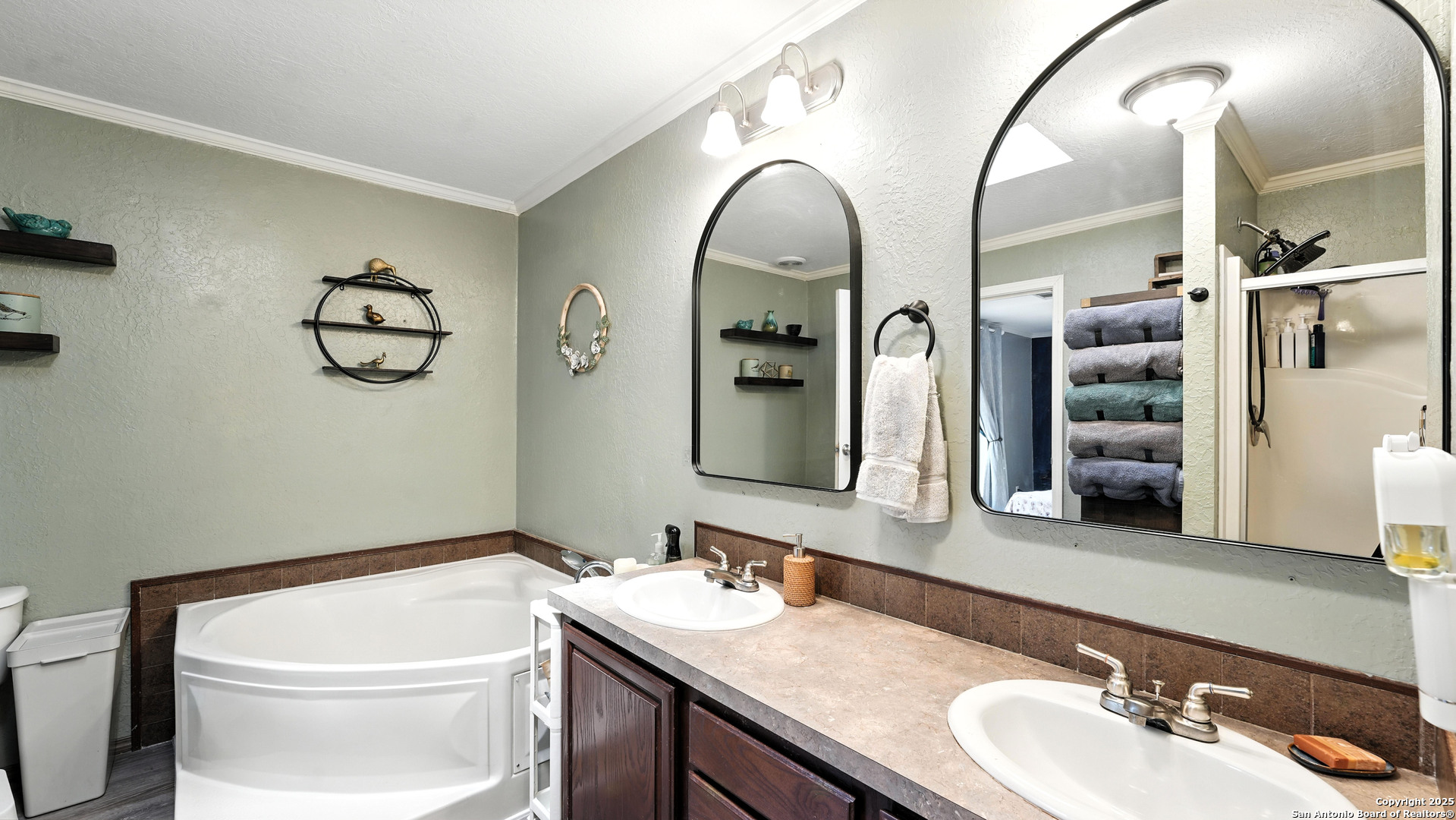 property viewer photo 18