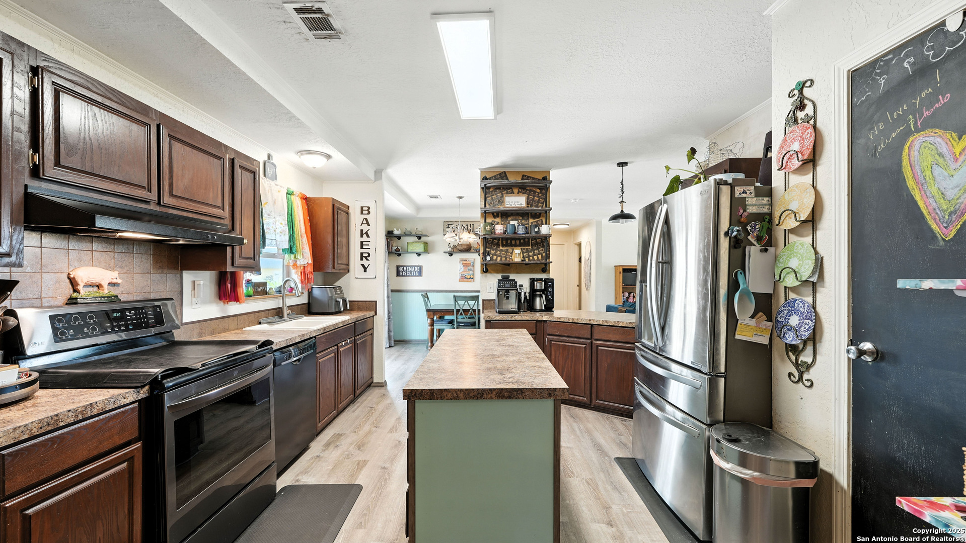 property viewer photo 7