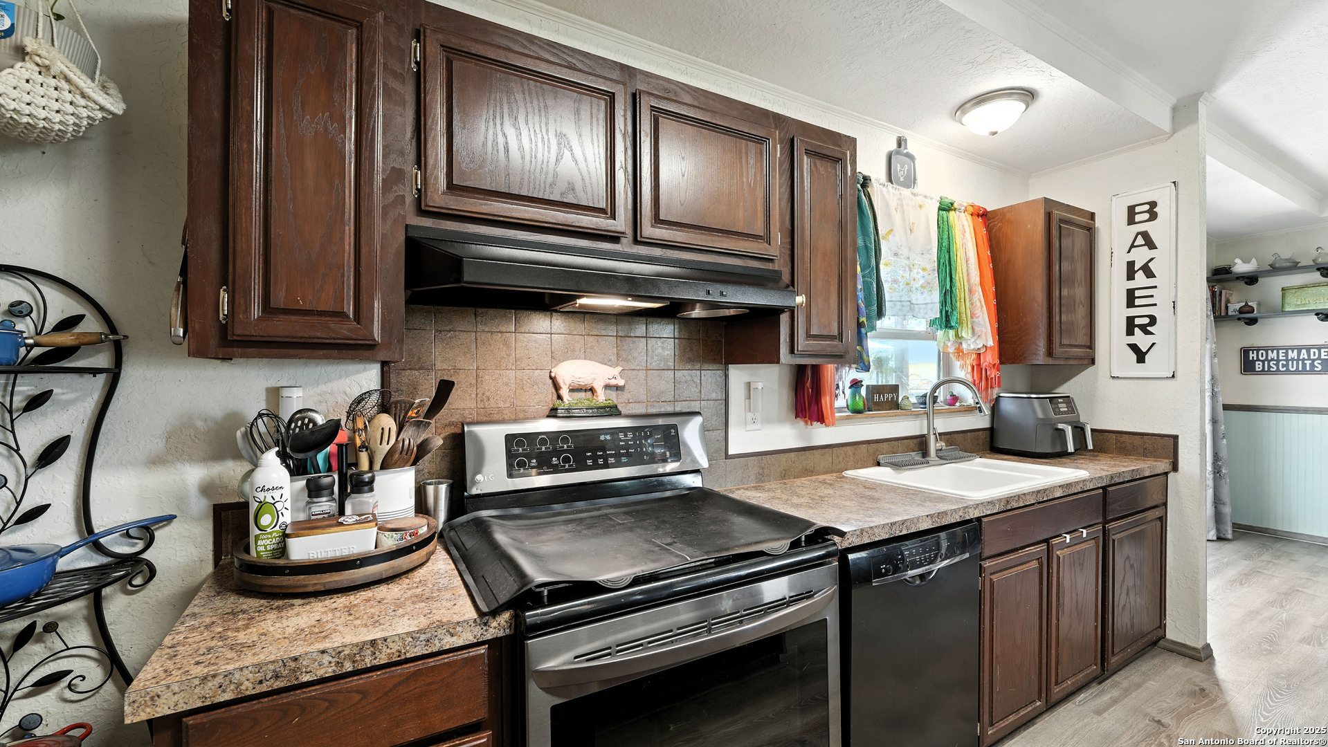 property viewer photo 9