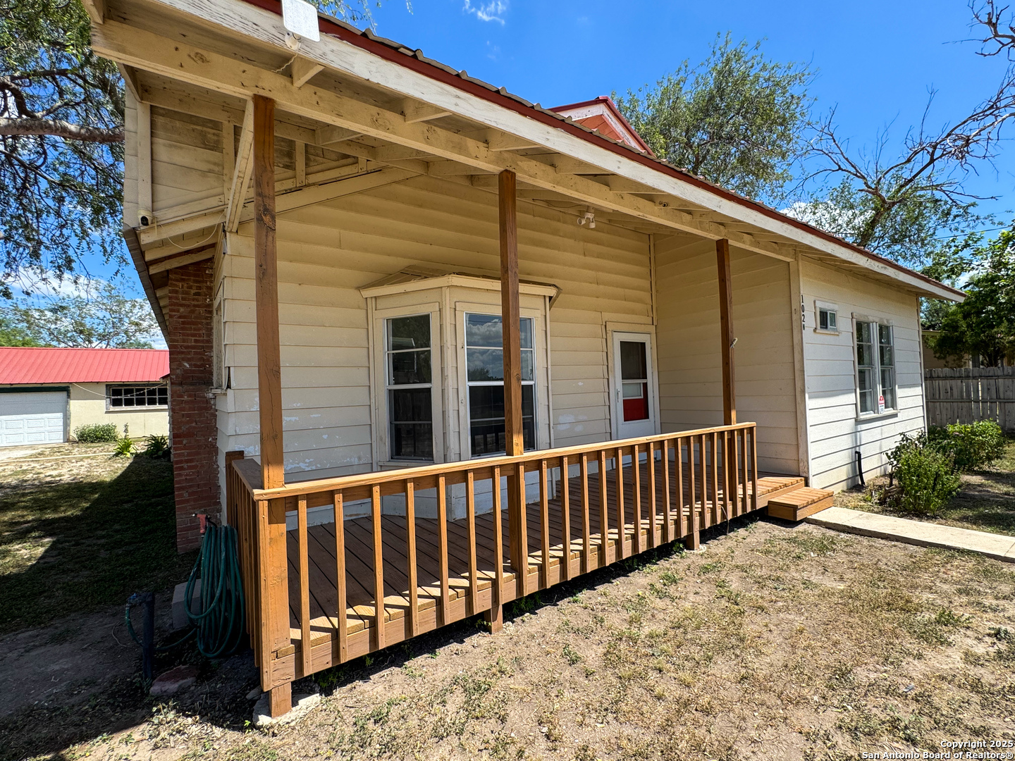main property photo 5
