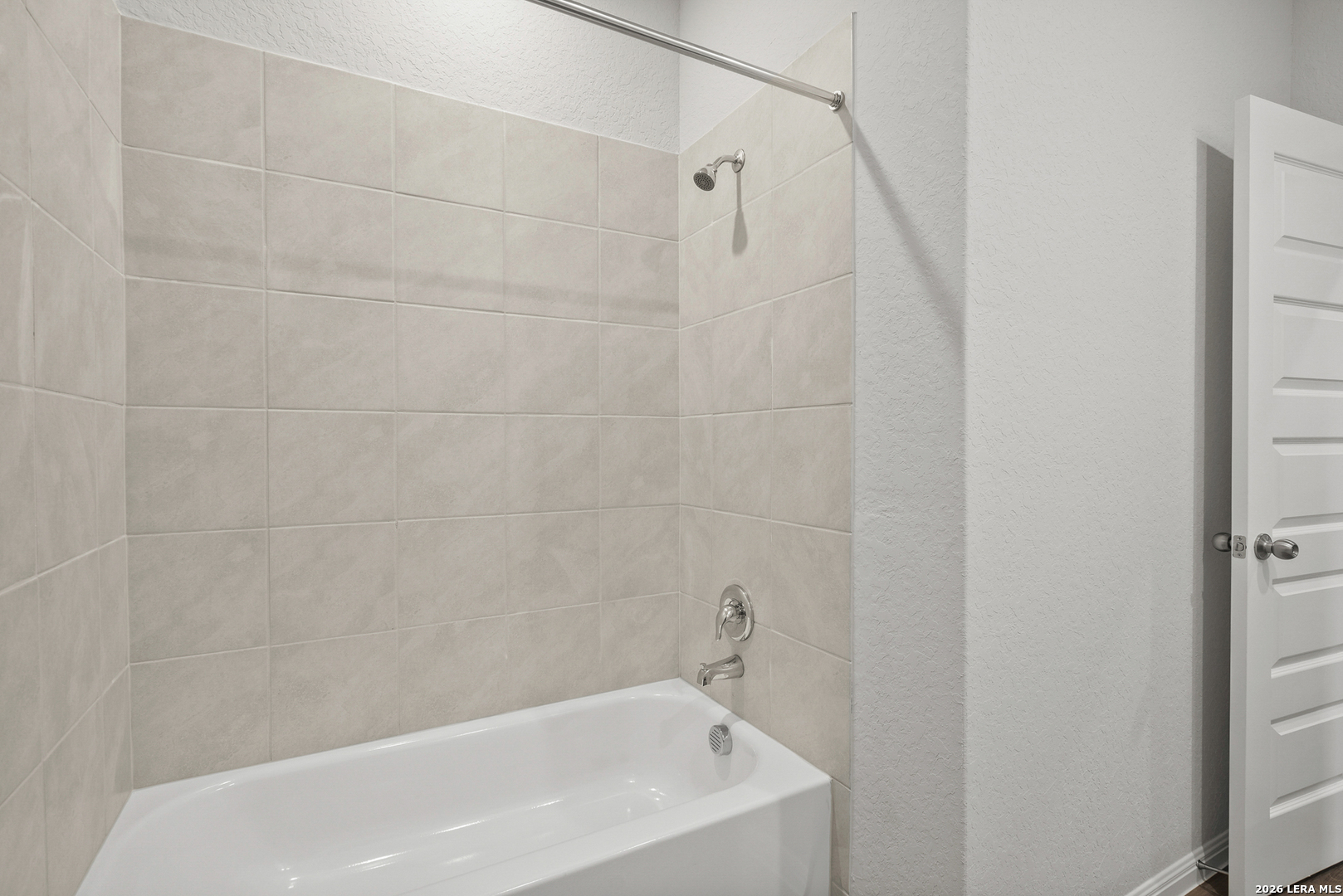 property viewer photo 16