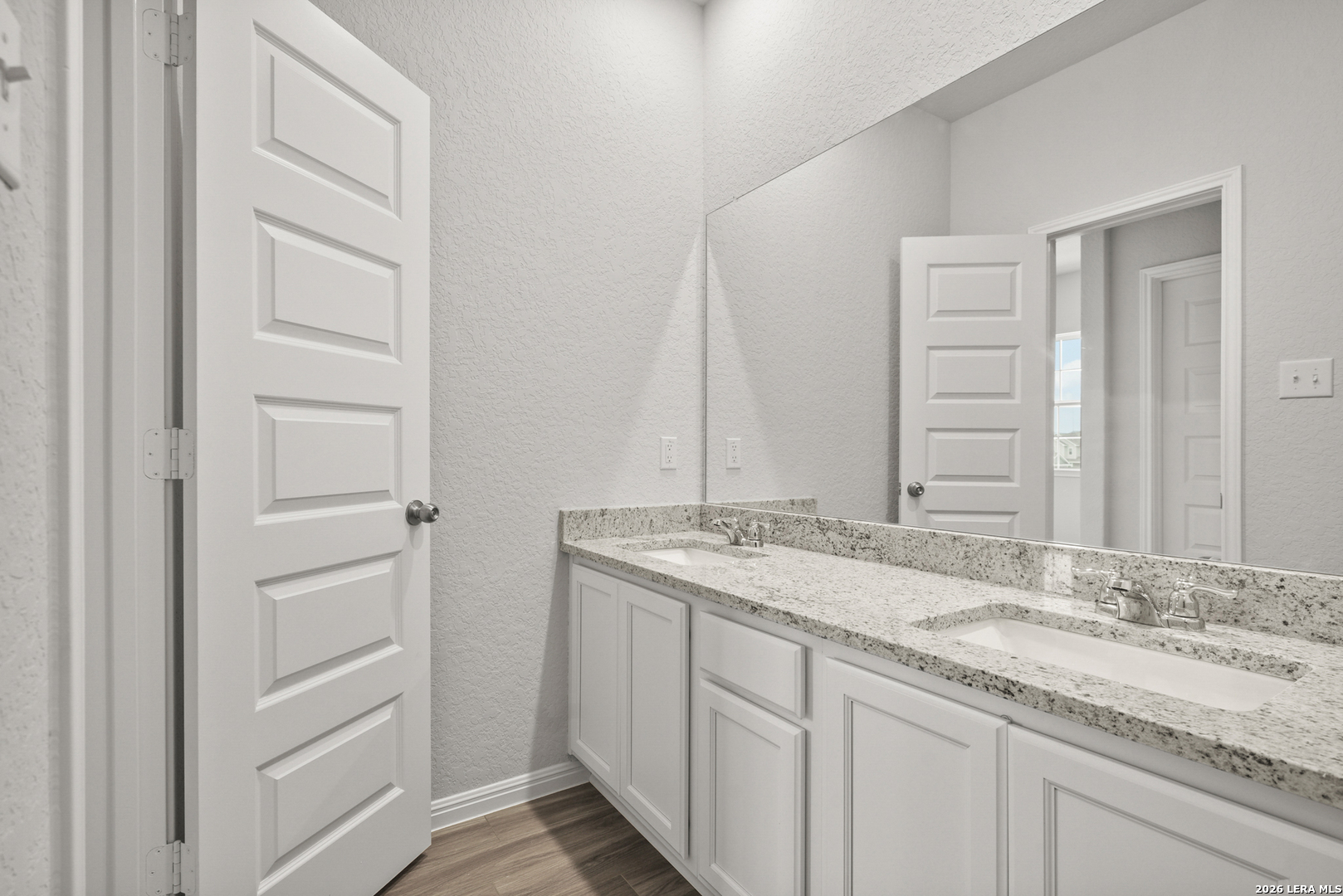 property viewer photo 20