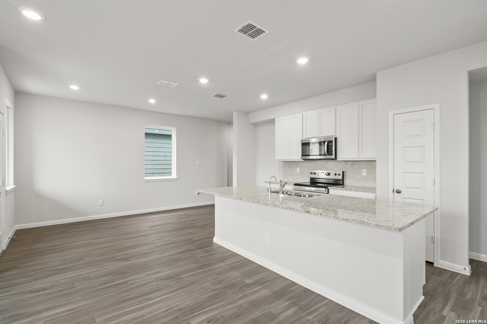 property viewer photo 3