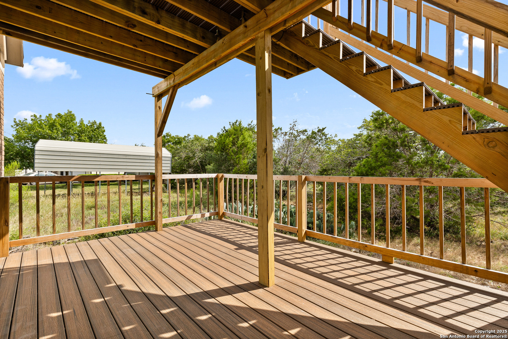 main property photo 25
