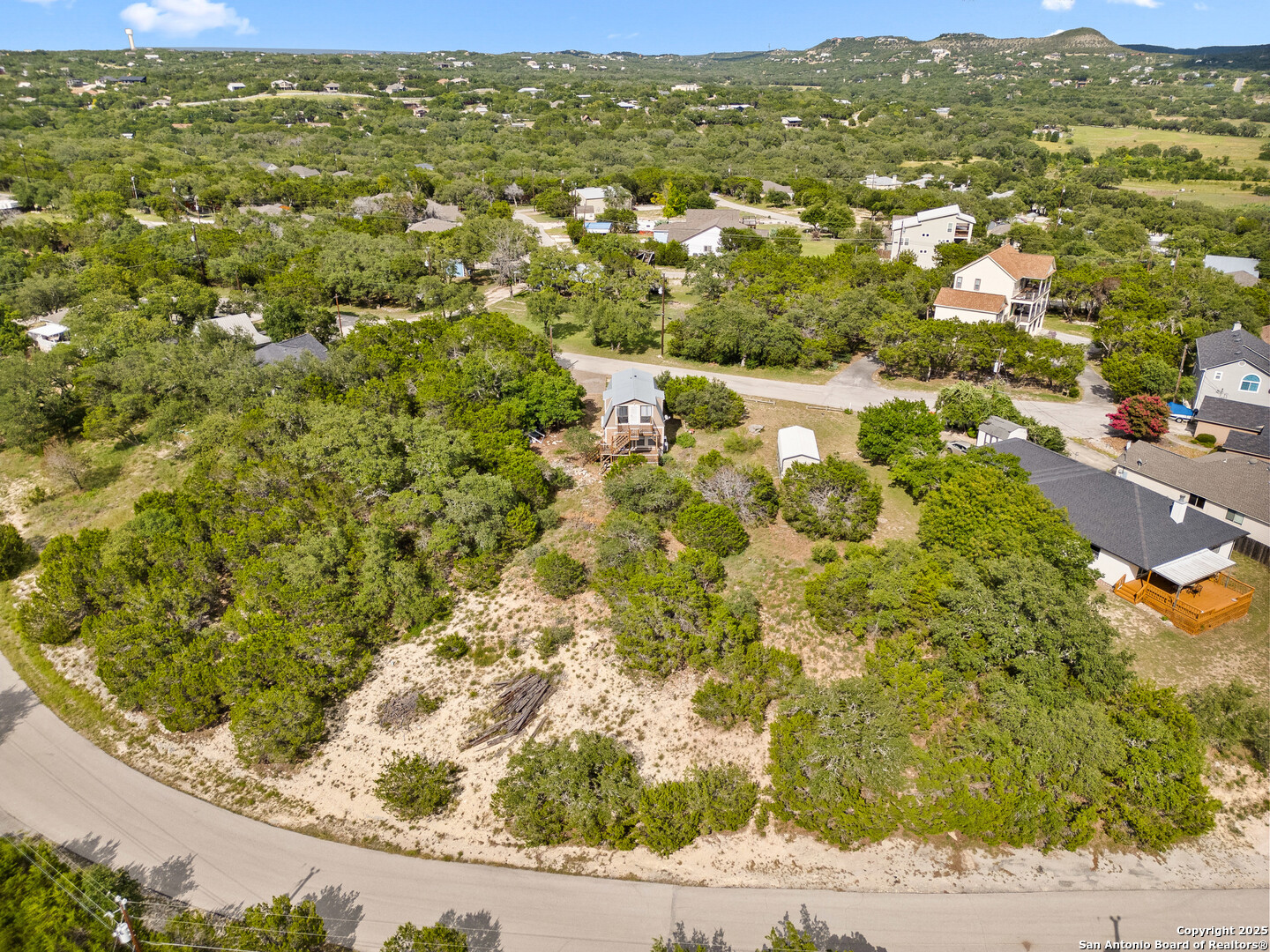 main property photo 31
