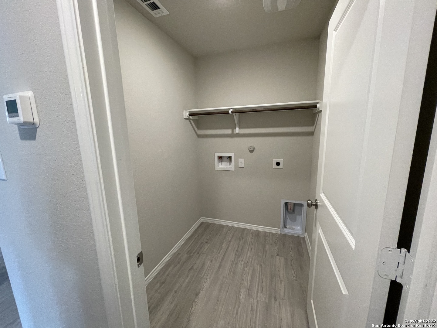 property viewer photo 15