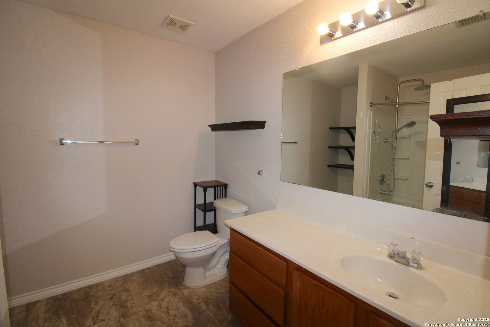 property viewer photo 12