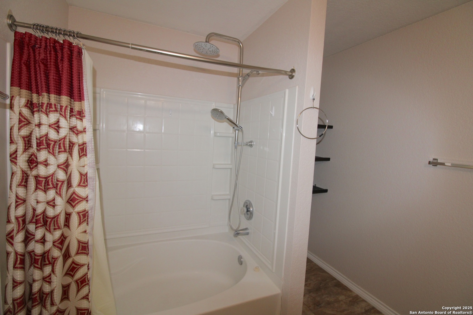 property viewer photo 13