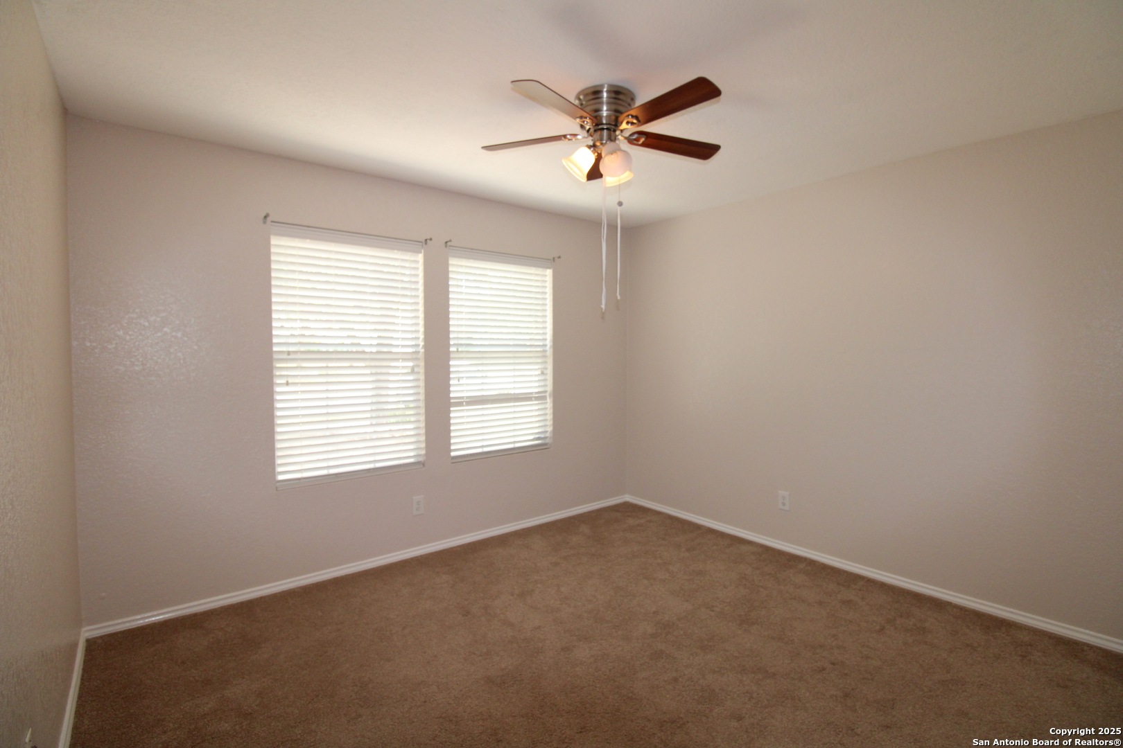 property viewer photo 16