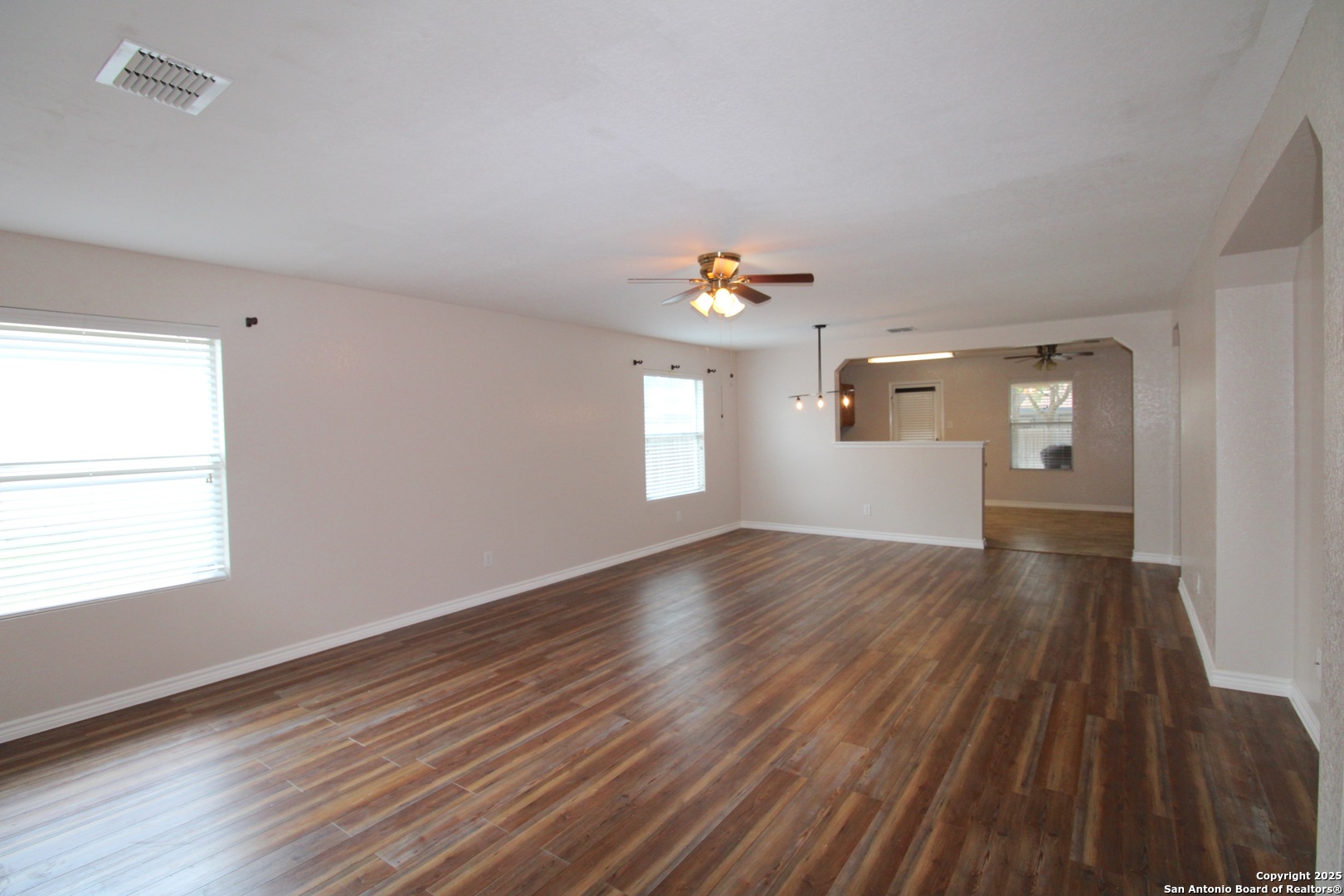 property viewer photo 2