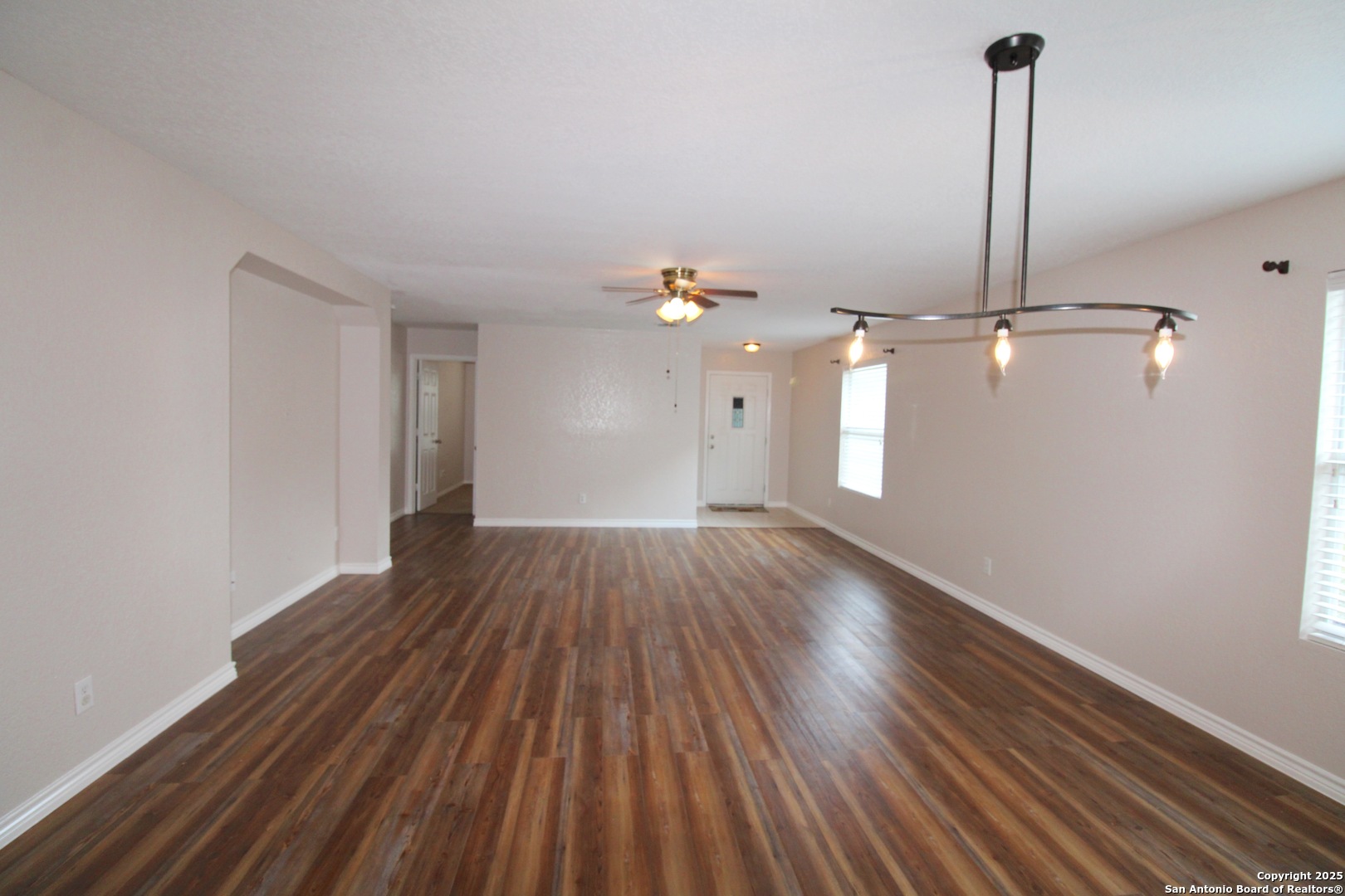 property viewer photo 3